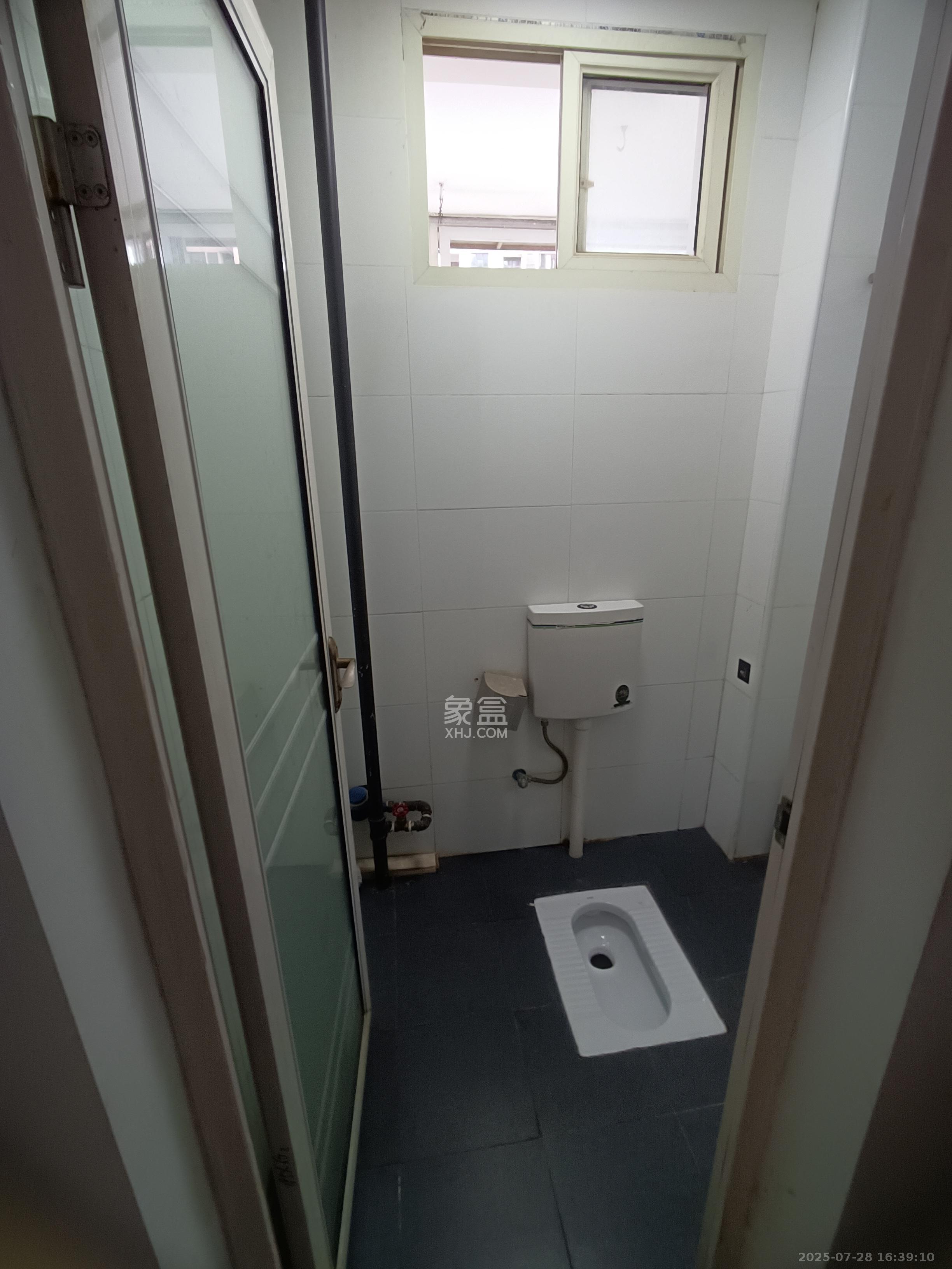 韭菜园商住楼 4室1厅2卫 3800.0元/月 韭菜园商住楼 4室1厅2卫 3800.0元/月室内图