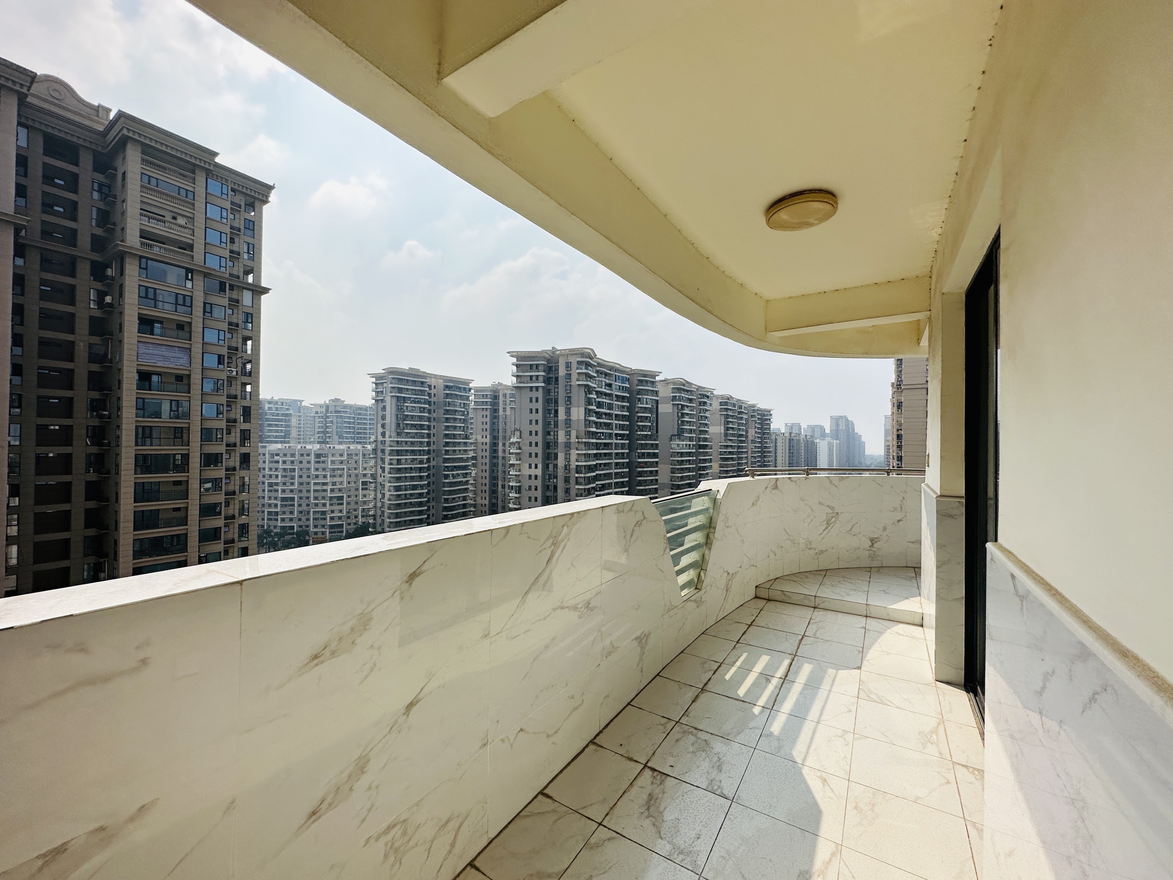 远大购物广场 2室1厅1卫 76.0万 远大购物广场 2室1厅1卫 76.0万客厅