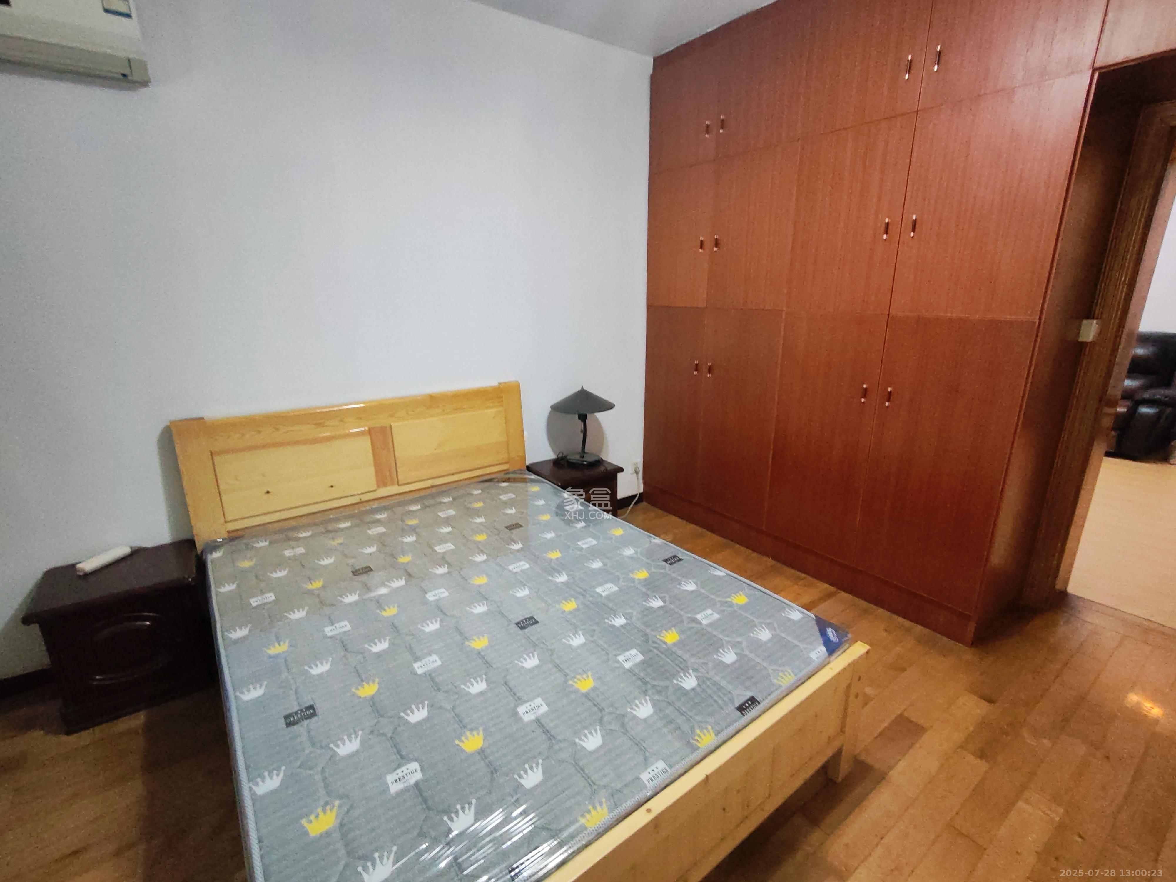 体育局宿舍  3室1厅1卫   2800.00元/月室内图
