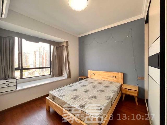 荣悦台 3室2厅2卫 4500.0元/月 荣悦台 3室2厅2卫 4500.0元/月室内图