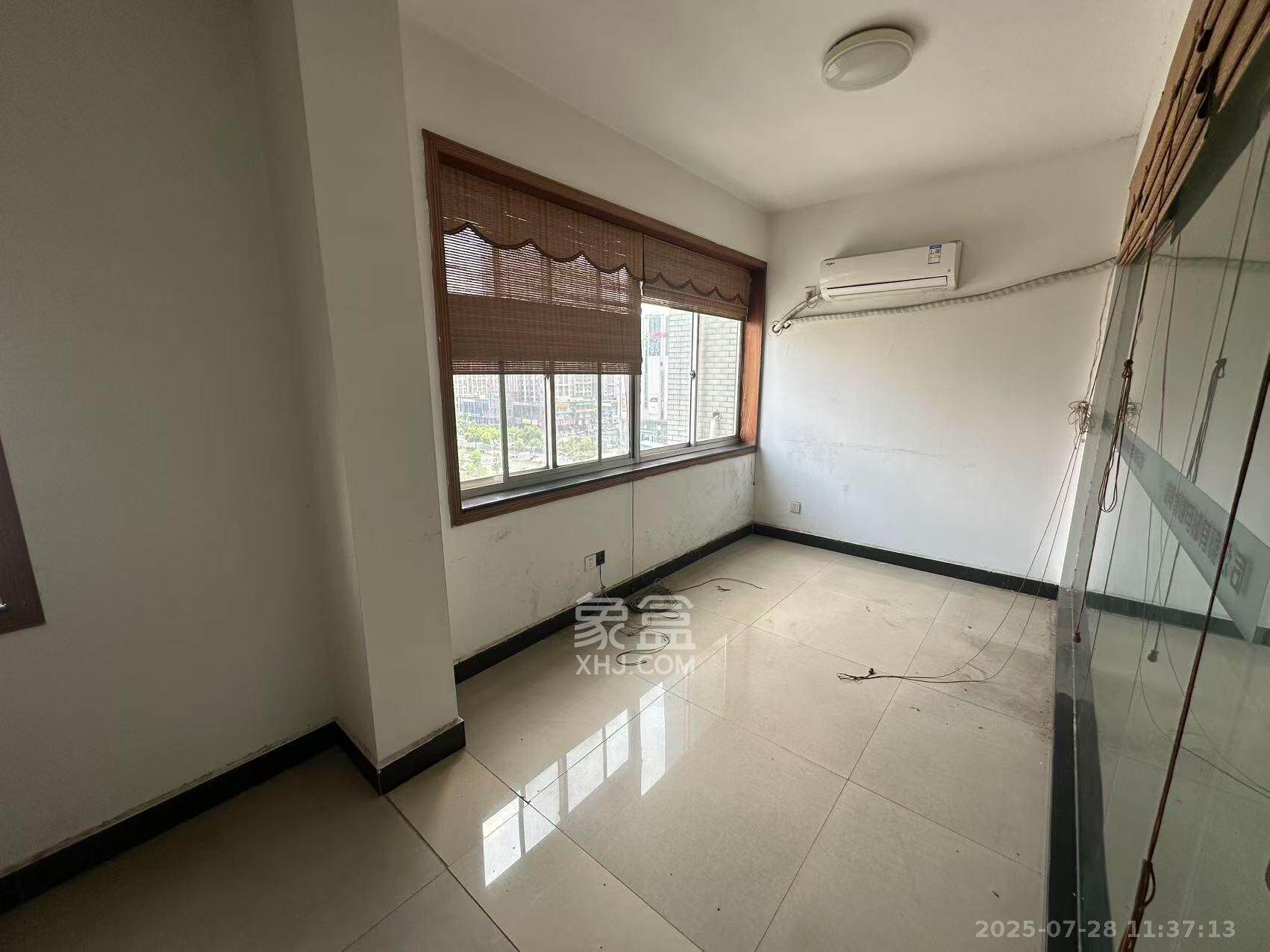 时代帝景 4室2厅1卫 8000.0元/月 时代帝景 4室2厅1卫 8000.0元/月室内图