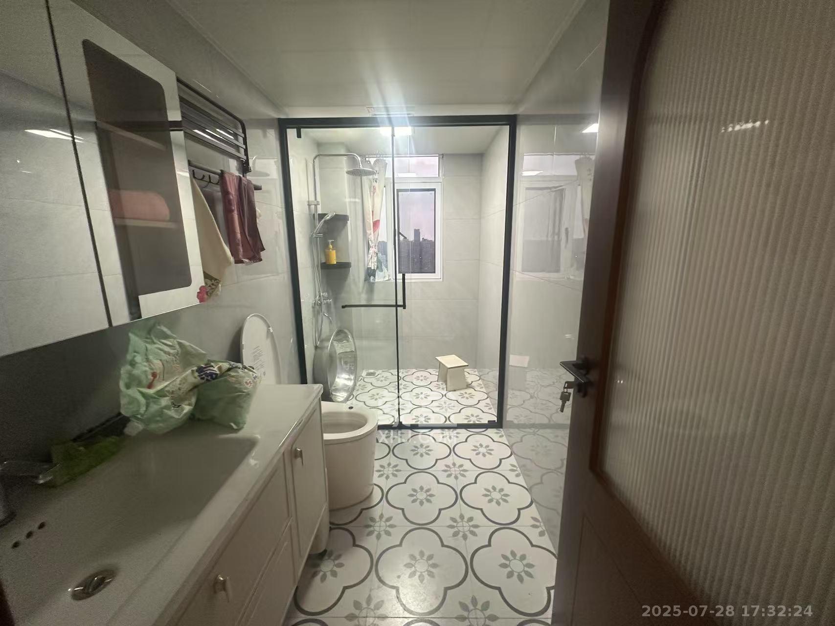 友兴家园  3室2厅2卫    3500.0元/月 友兴家园  3室2厅2卫    3500.0元/月室内图