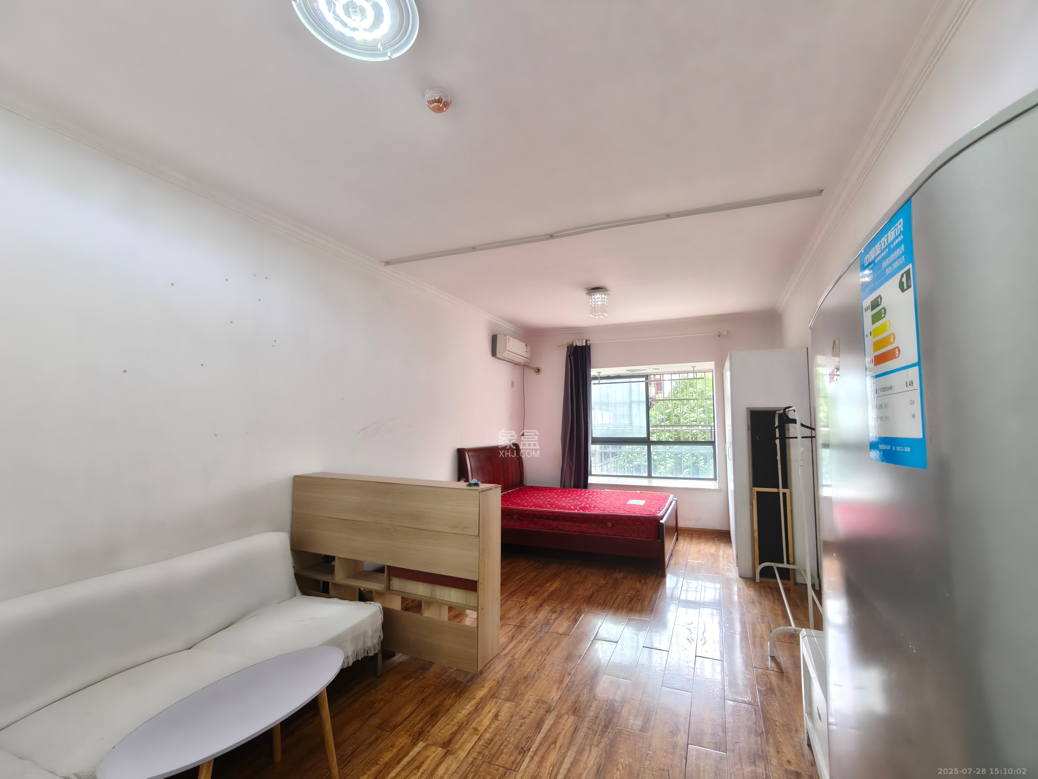 曙光领峰(曙光家园) 1室1厅1卫 1400.0元/月 曙光领峰(曙光家园) 1室1厅1卫 1400.0元/月室内图