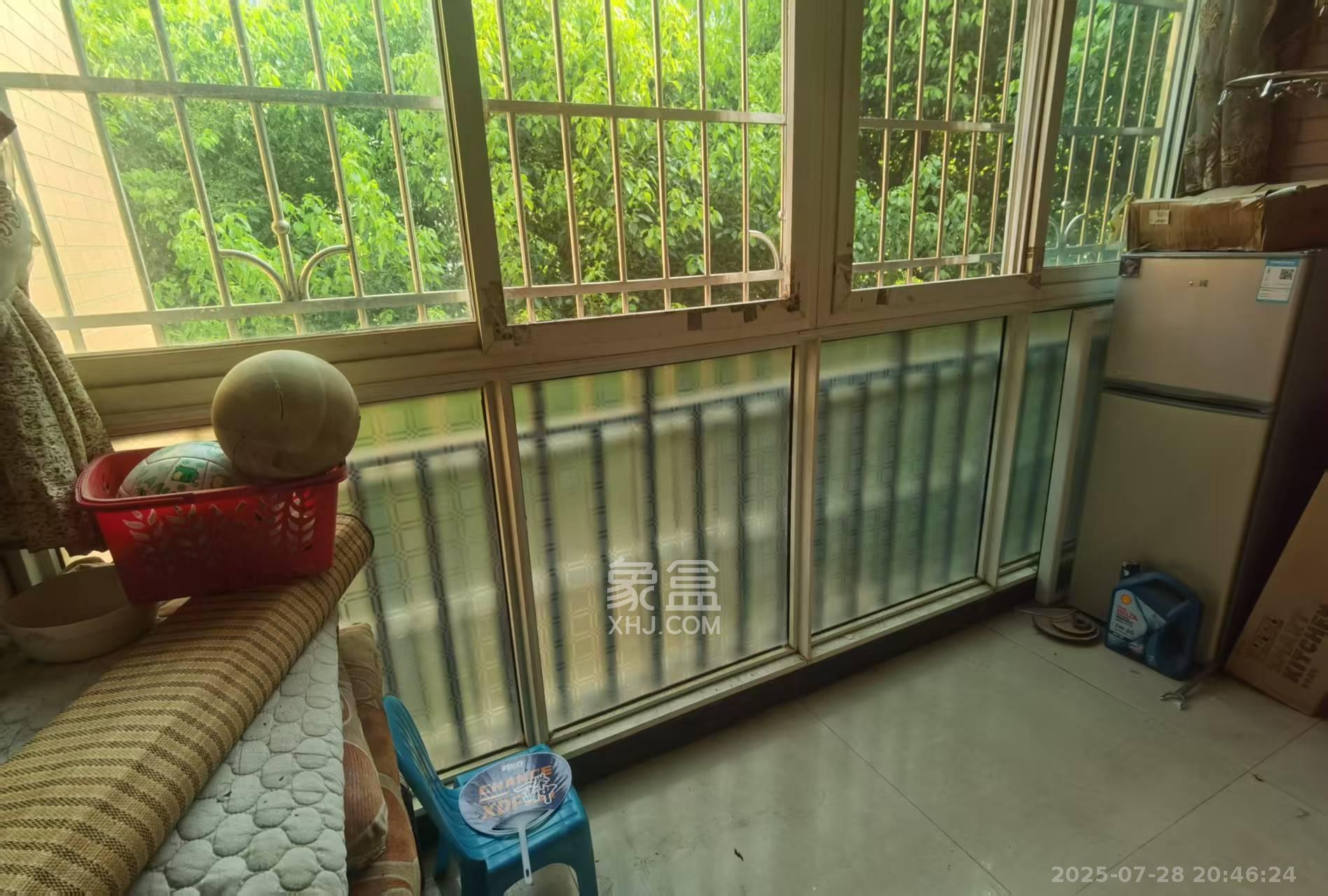 润麓苑 2室2厅1卫 2000.0元/月 润麓苑 2室2厅1卫 2000.0元/月室内图