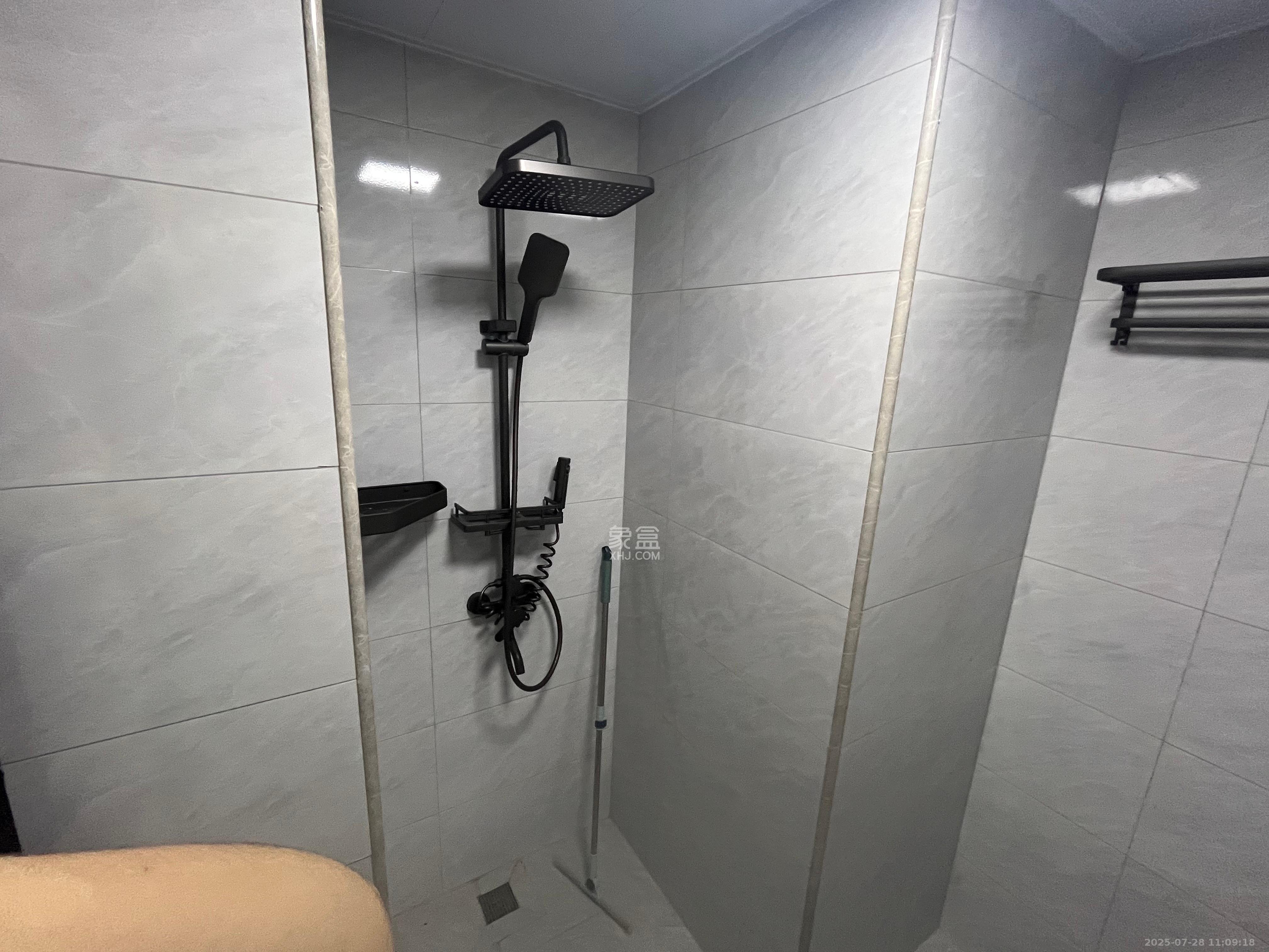 华润置地中心  1室0厅0卫    2300.0元/月 华润置地中心  1室0厅0卫    2300.0元/月室内图