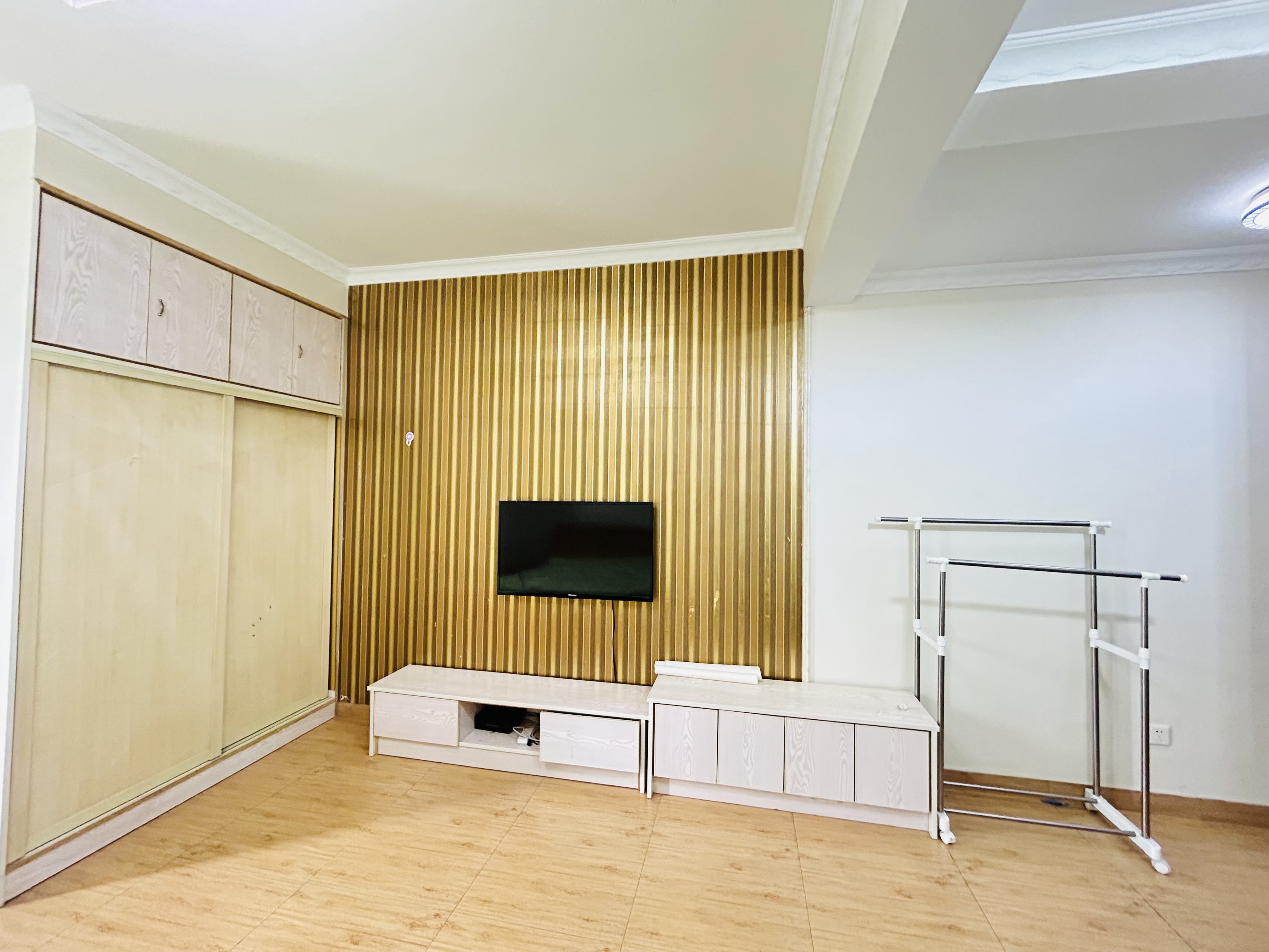 世纪嘉苑  1室1厅1卫    1100.0元/月 世纪嘉苑  1室1厅1卫    1100.0元/月室内图