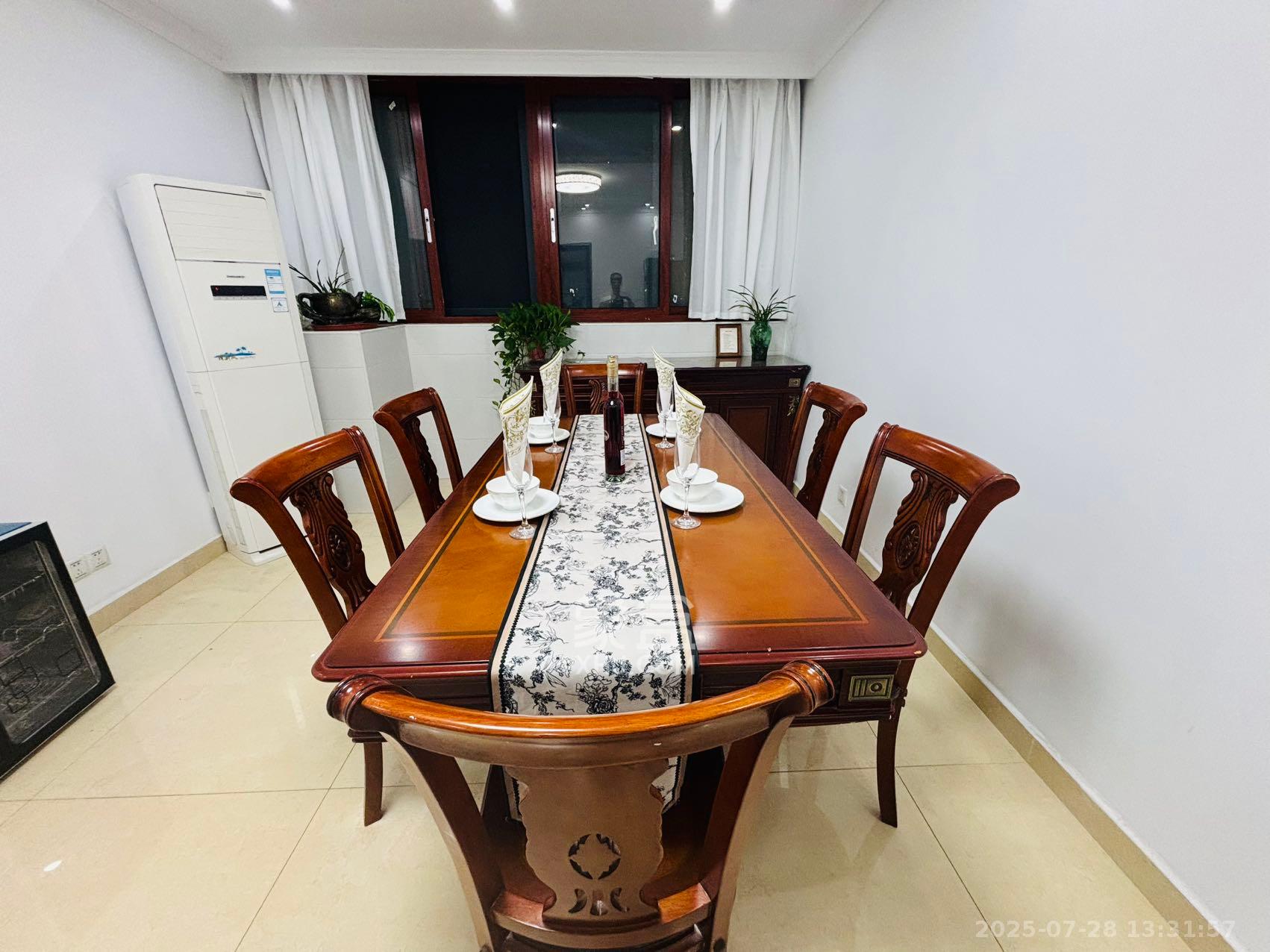 龙湾国际洋房 5室2厅3卫 6500.0元/月 龙湾国际洋房 5室2厅3卫 6500.0元/月室内图