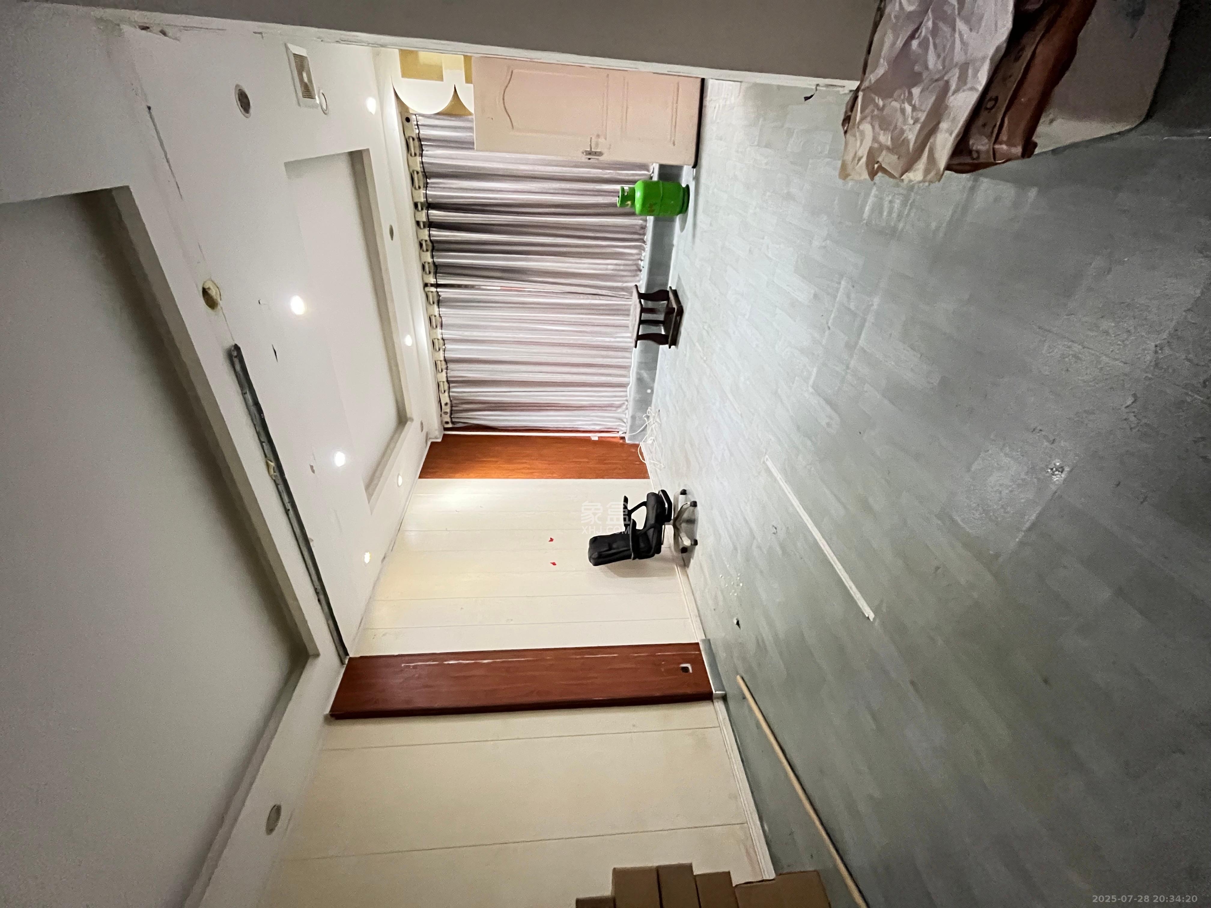 高云安置小区 3室0厅0卫 3300.0元/月 高云安置小区 3室0厅0卫 3300.0元/月室内图