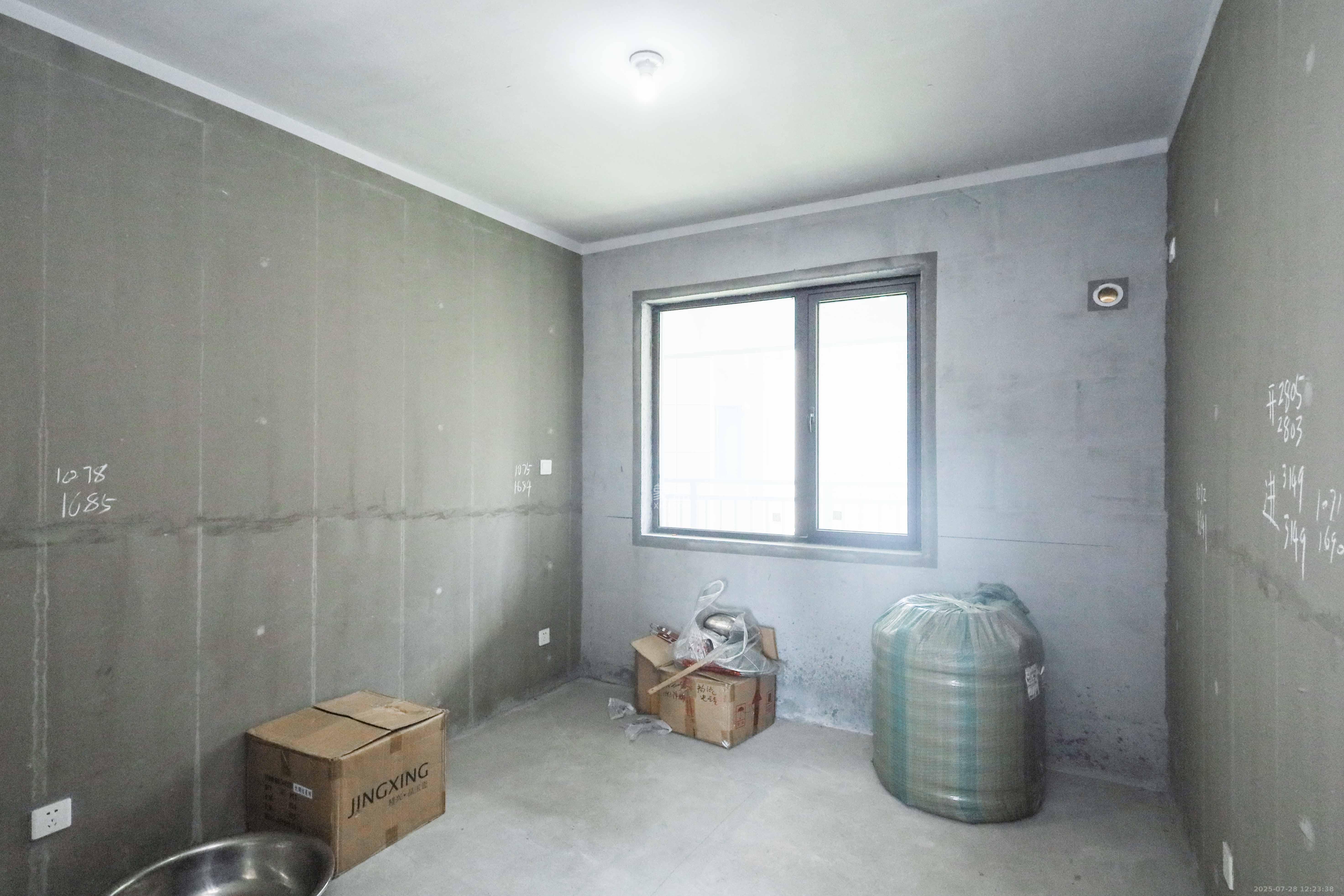 中国铁建梅溪青秀三期 4室2厅2卫 193.0万 中国铁建梅溪青秀三期 4室2厅2卫 193.0万卧室