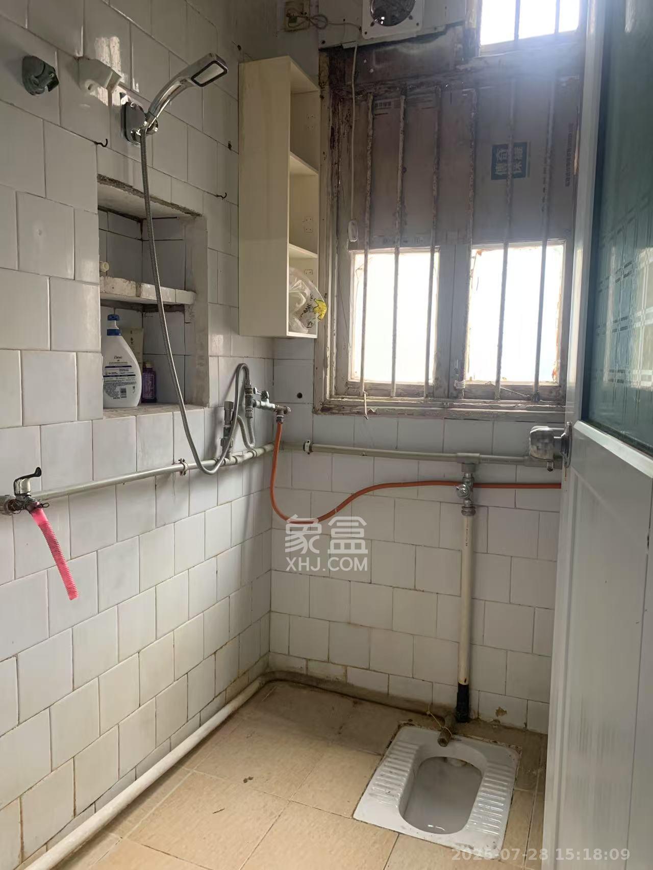 十五中单位宿舍 1室0厅0卫 2000.0元/月 十五中单位宿舍 1室0厅0卫 2000.0元/月室内图