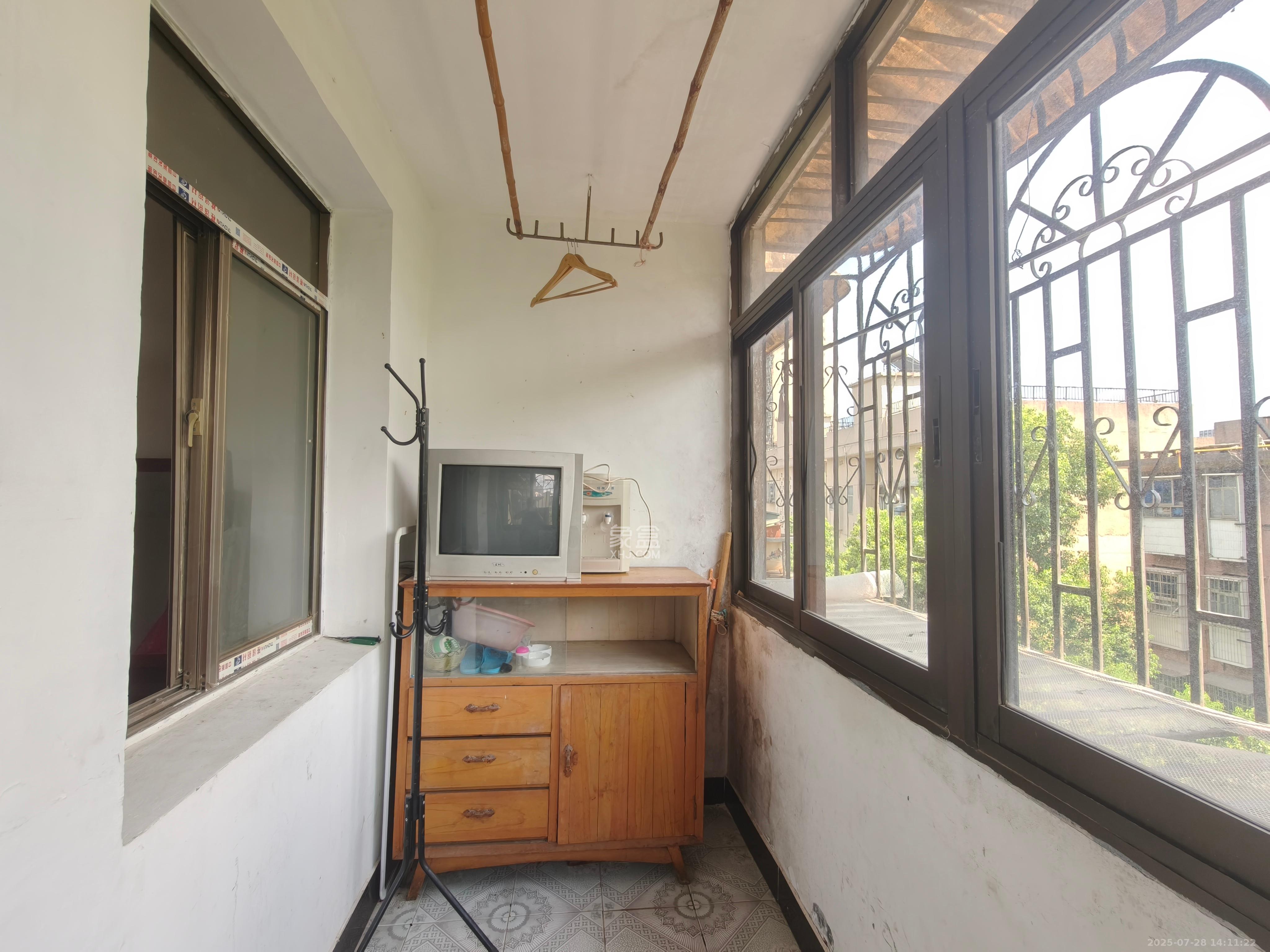 曙光路友阿宿舍 2室1厅1卫 1300.0元/月 曙光路友阿宿舍 2室1厅1卫 1300.0元/月室内图