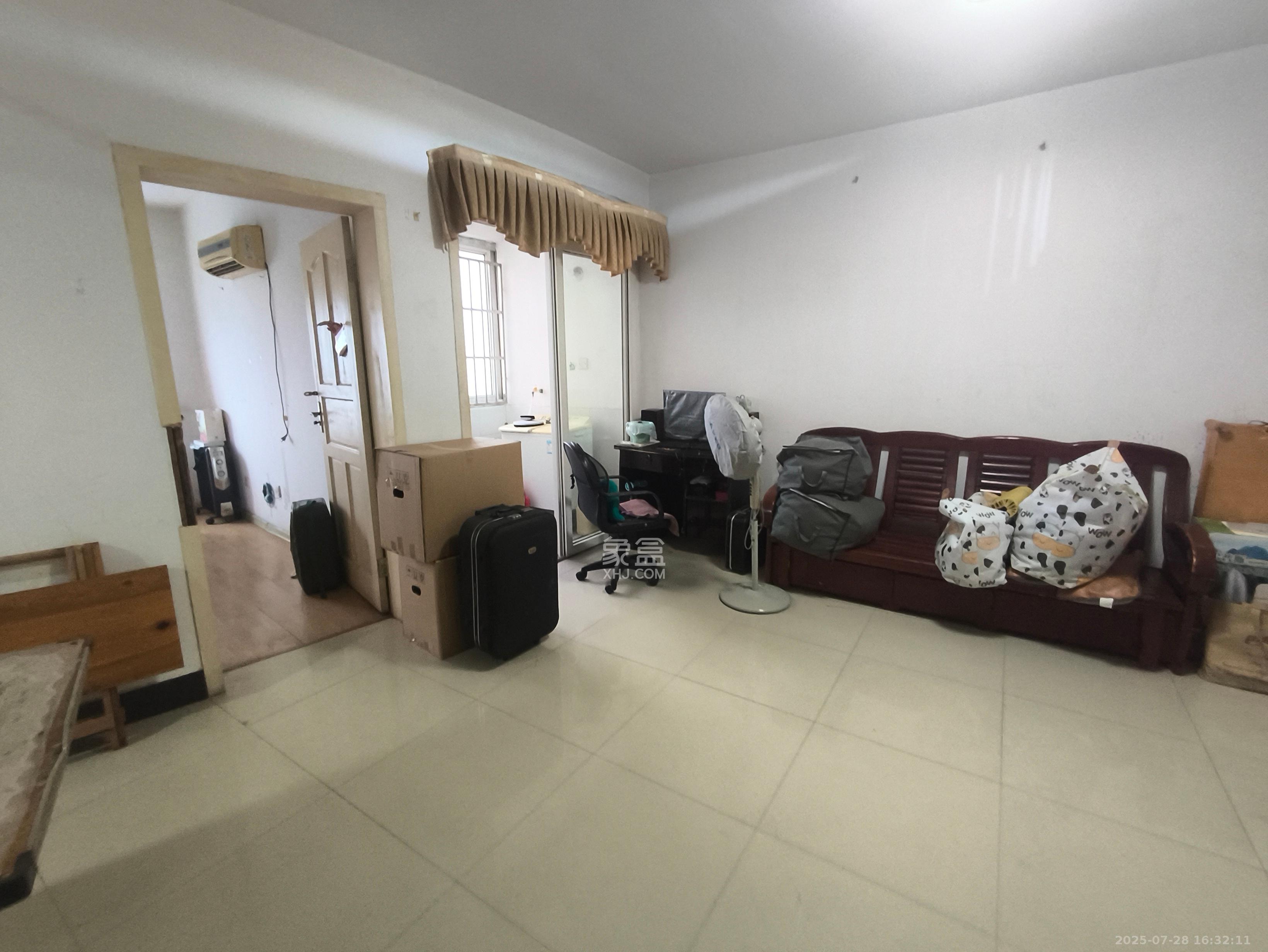 晶华美地 1室1厅1卫 1300.0元/月 晶华美地 1室1厅1卫 1300.0元/月室内图