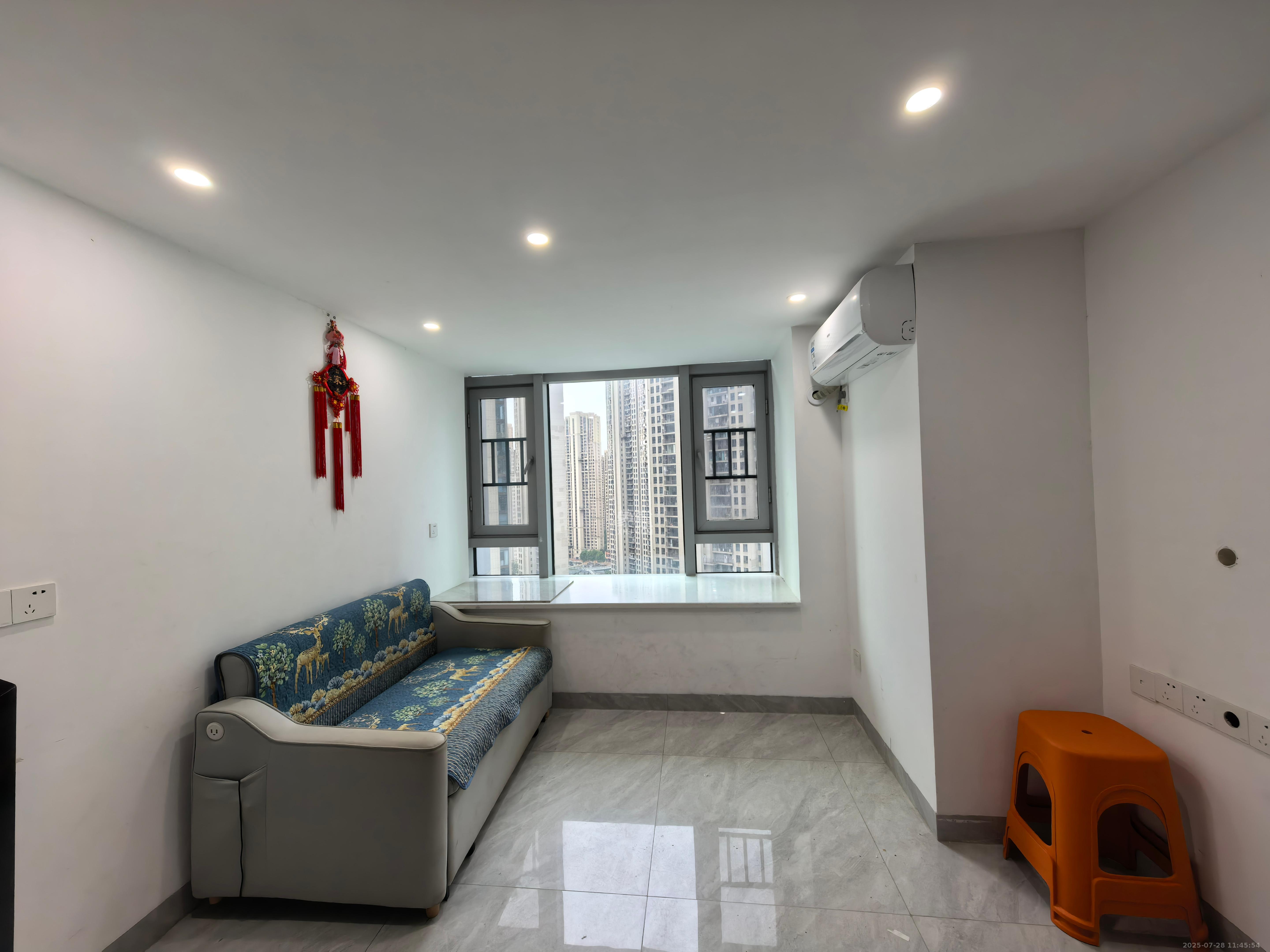 福晟翡翠湾 2室1厅1卫 2100.0元/月 福晟翡翠湾 2室1厅1卫 2100.0元/月室内图