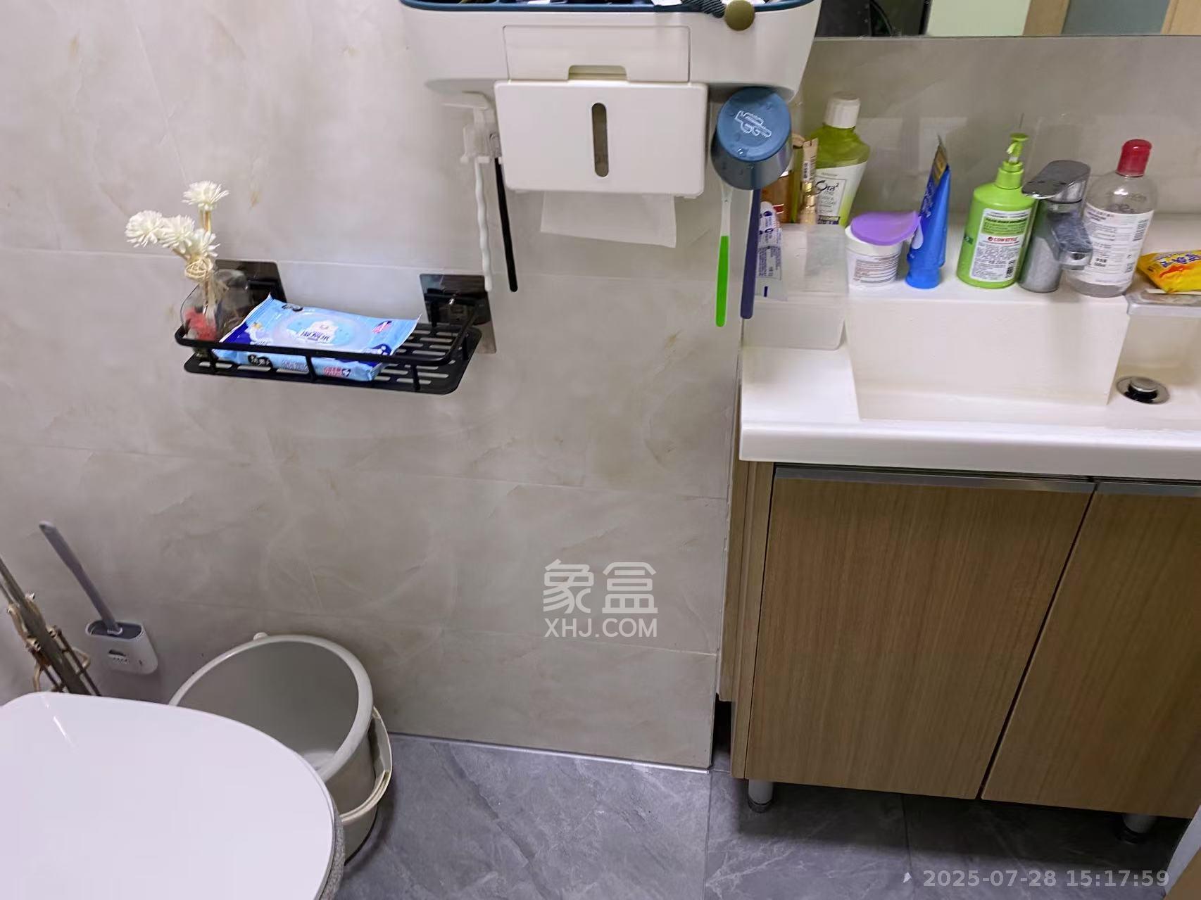 卓越浅水湾  1室1厅1卫    1300.0元/月室内图