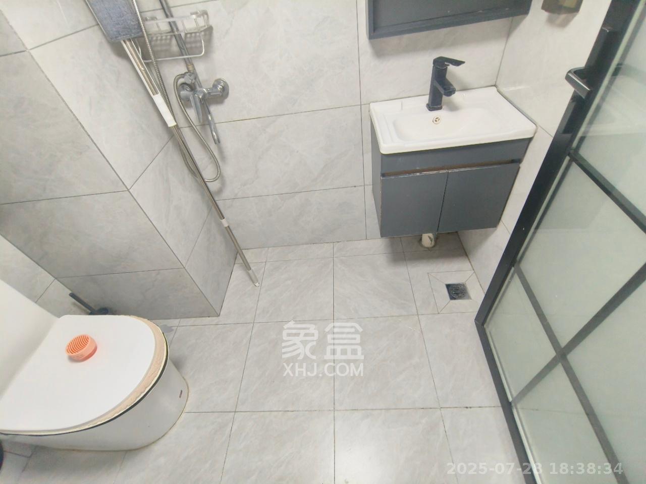 爱家当代境  1室1厅1卫    1350.0元/月室内图