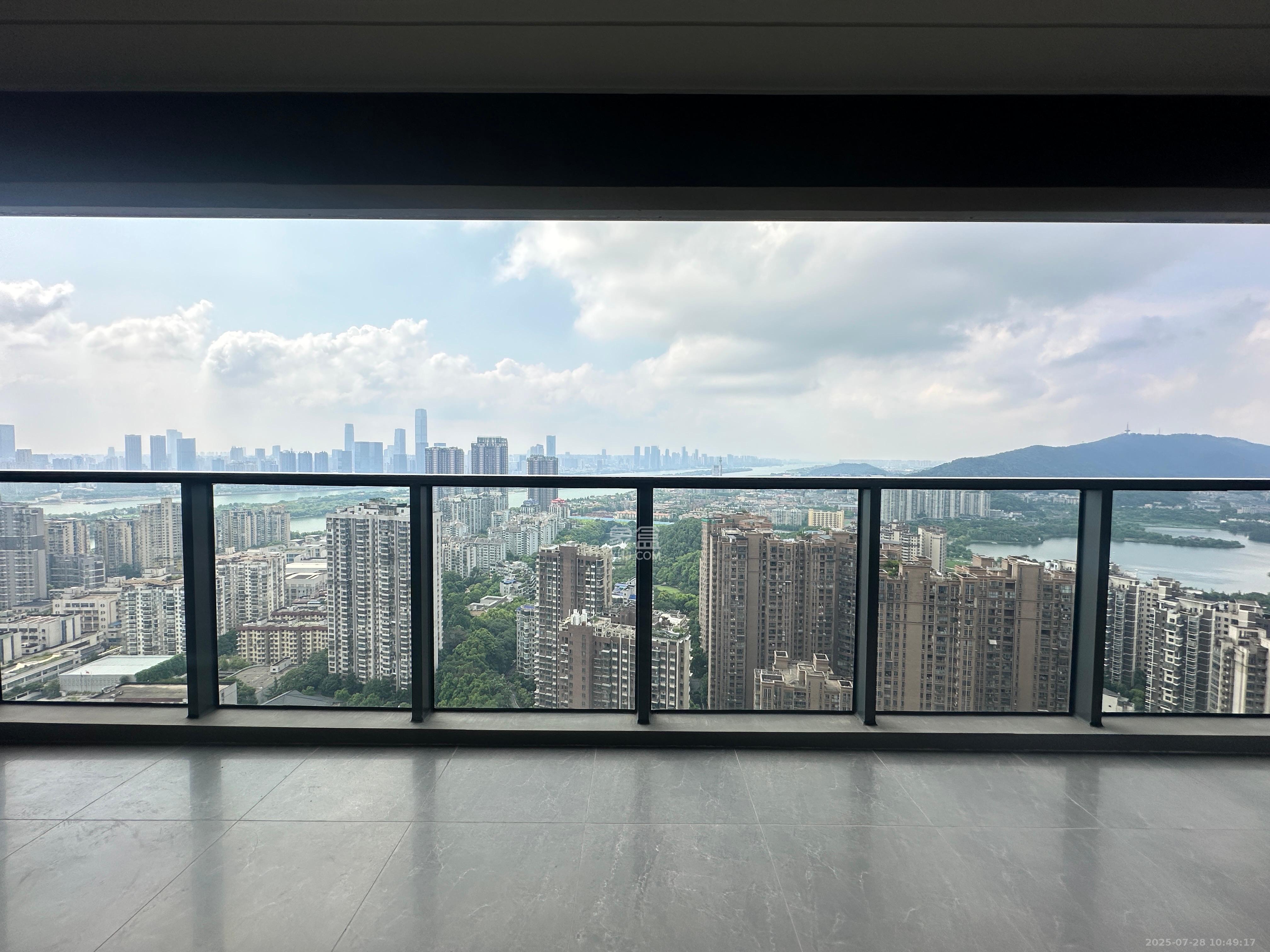 长沙悦府（华润万象城）  3室2厅2卫   10000.00元/月室内图