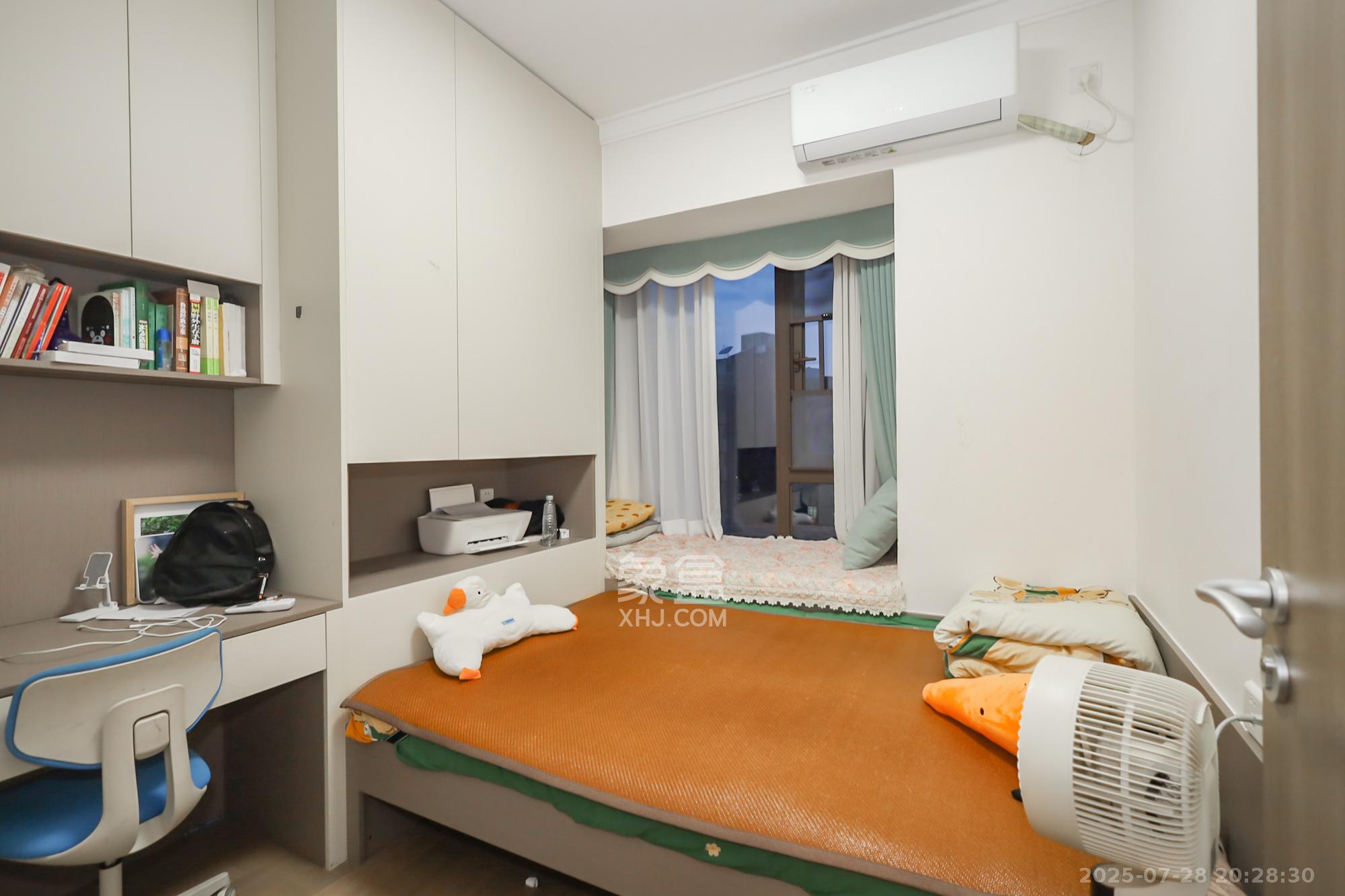 越秀悦湖台 4室2厅2卫 228.0万 越秀悦湖台 4室2厅2卫 228.0万卧室