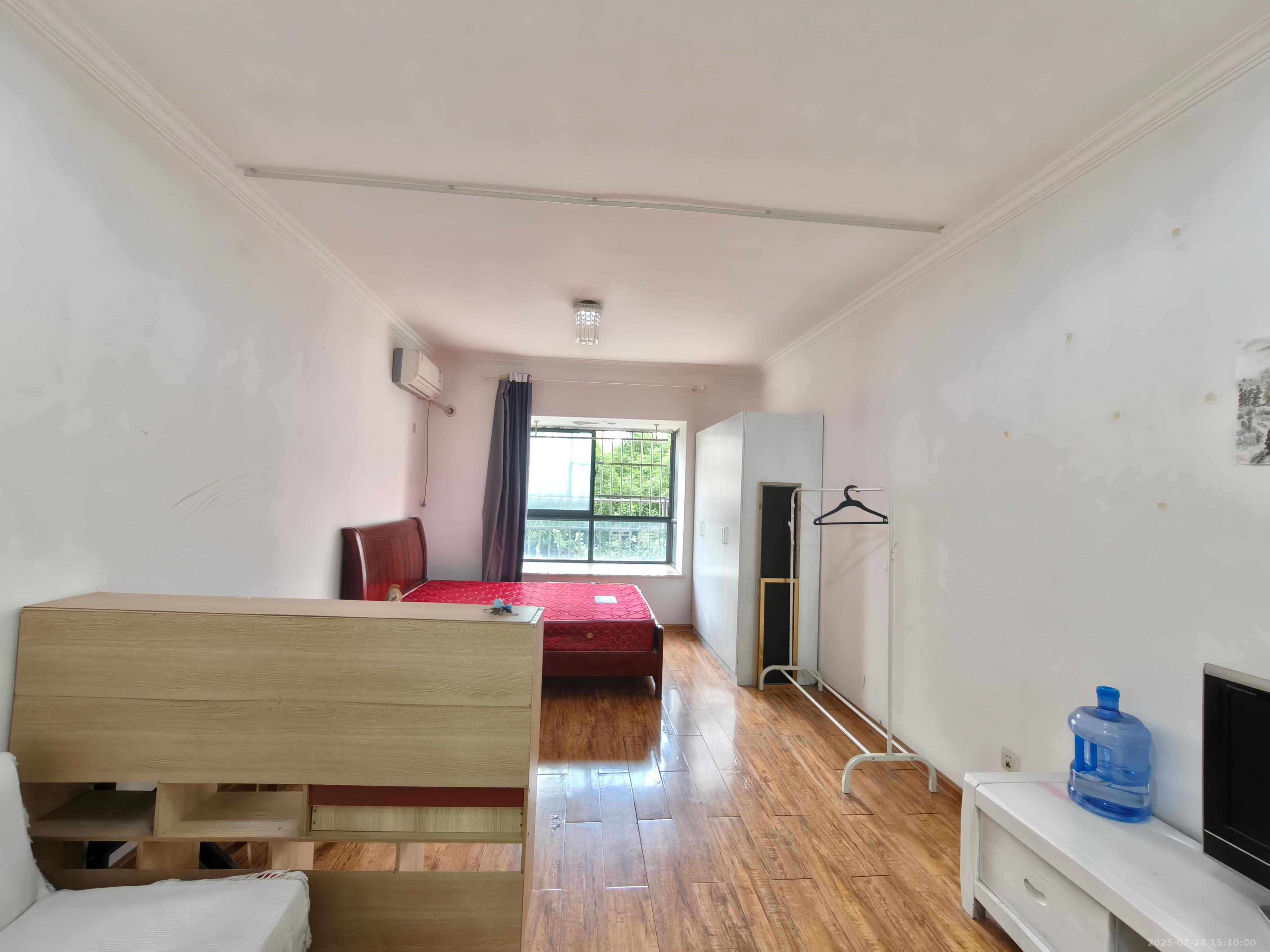 曙光领峰(曙光家园) 1室1厅1卫 1400.0元/月 曙光领峰(曙光家园) 1室1厅1卫 1400.0元/月室内图