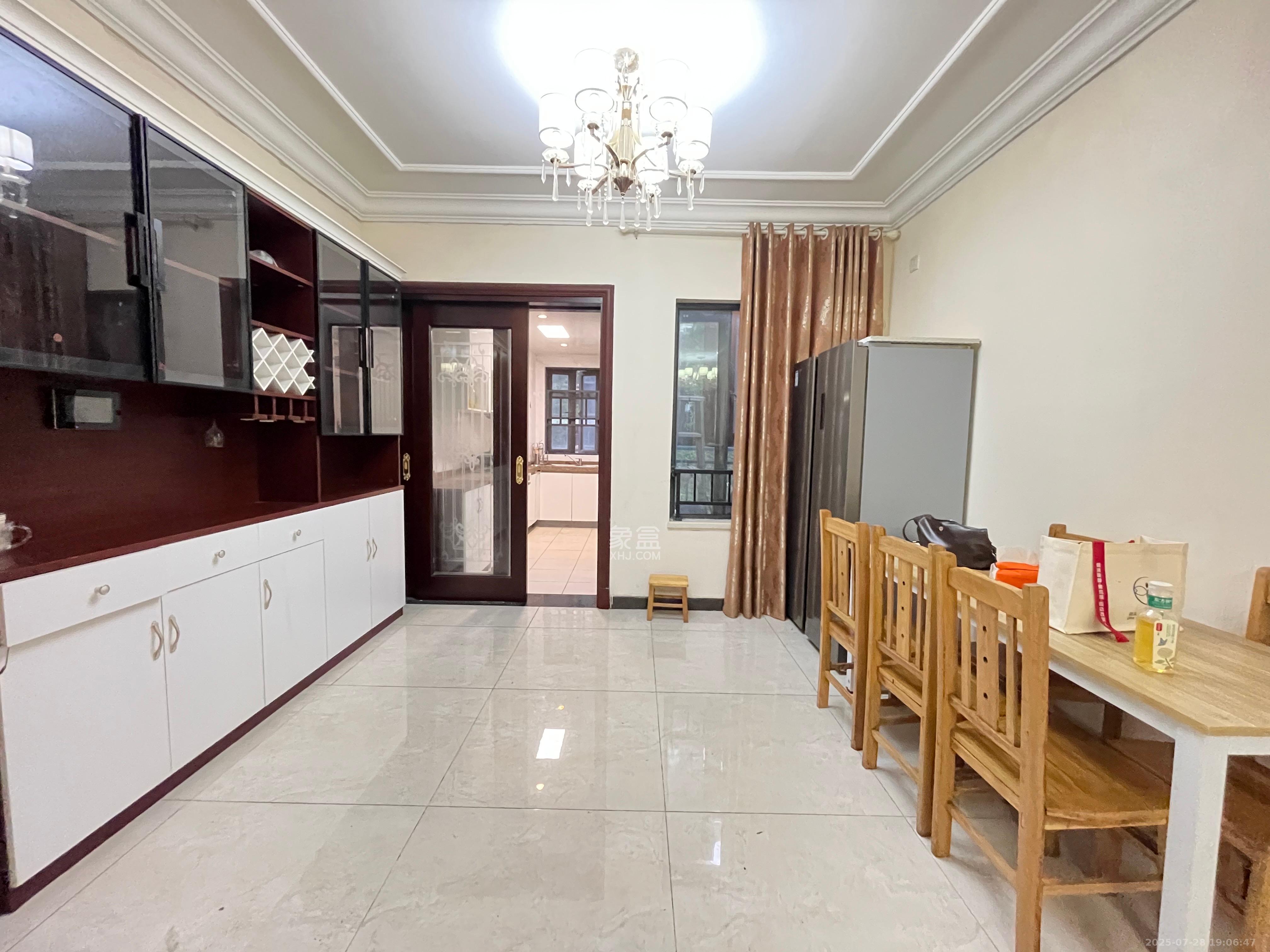 恒大江湾 4室2厅2卫 3000.0元/月 恒大江湾 4室2厅2卫 3000.0元/月室内图