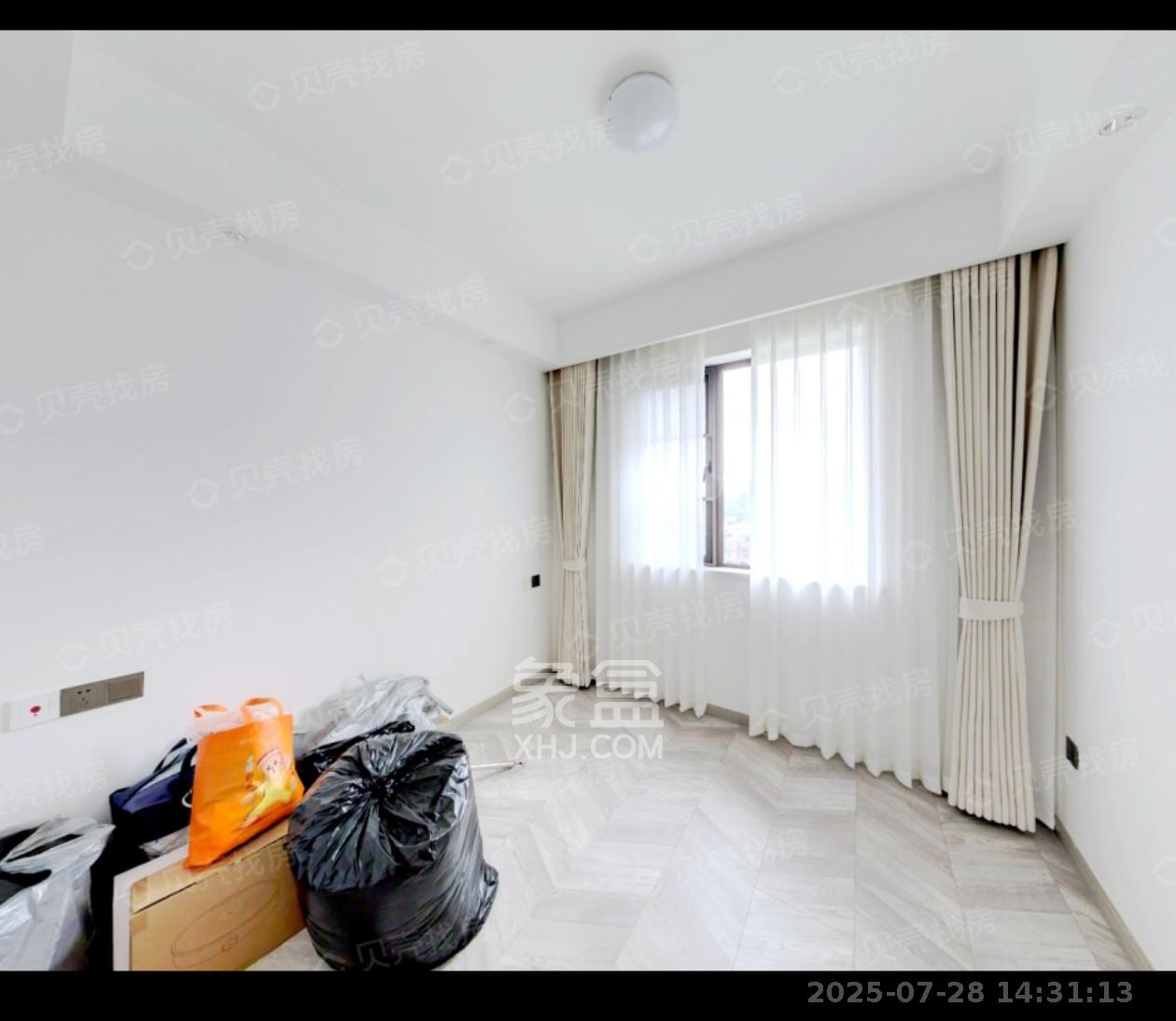 万科金域华府三四期  1室2厅1卫    2800.0元/月室内图