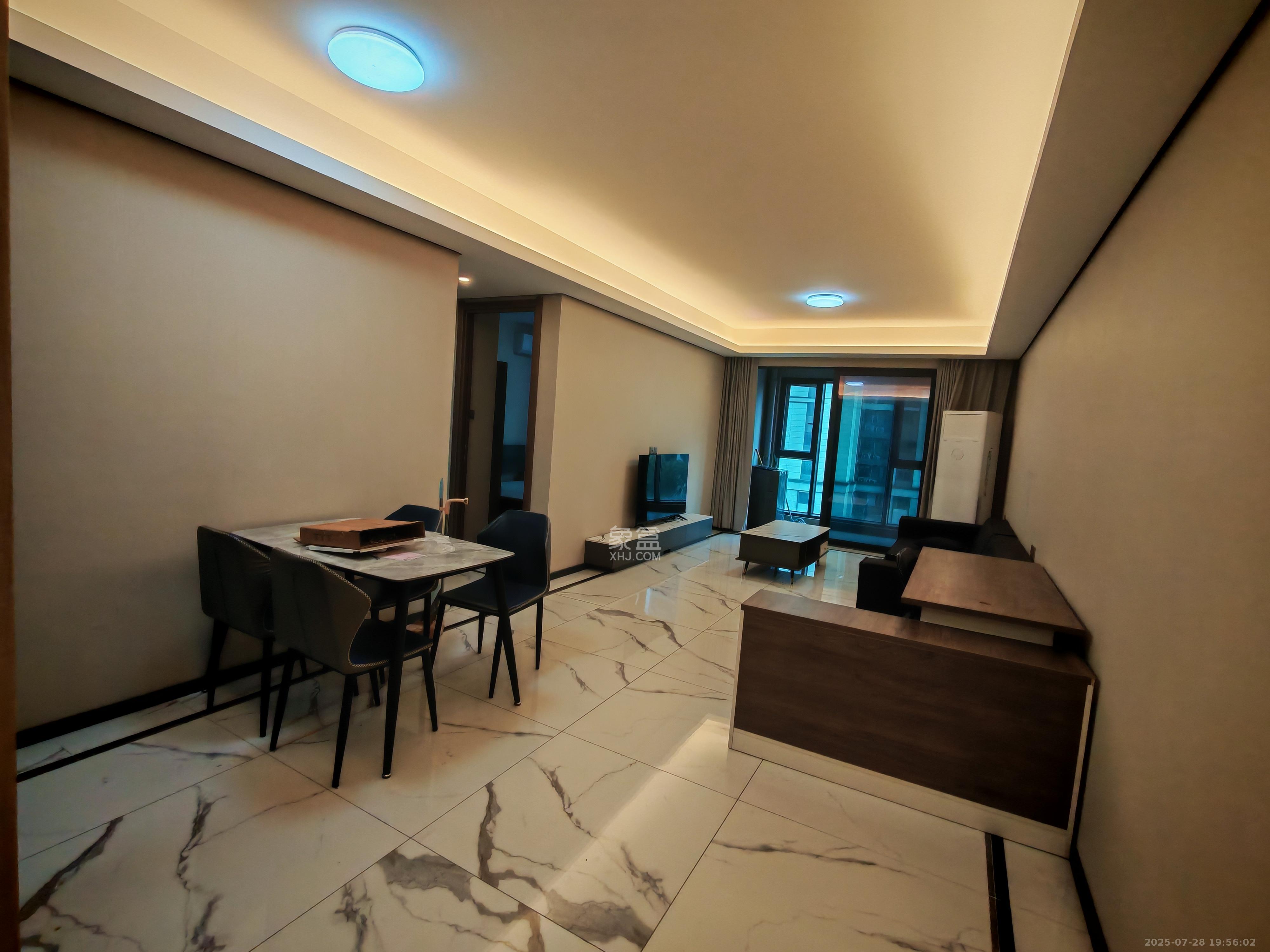 中海阅麓山一期  3室2厅2卫    2900.0元/月