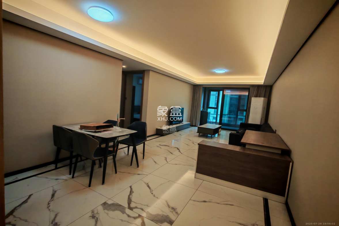 中海阅麓山一期  3室2厅2卫    2900.0元/月 中海阅麓山一期  3室2厅2卫    2900.0元/月室内图