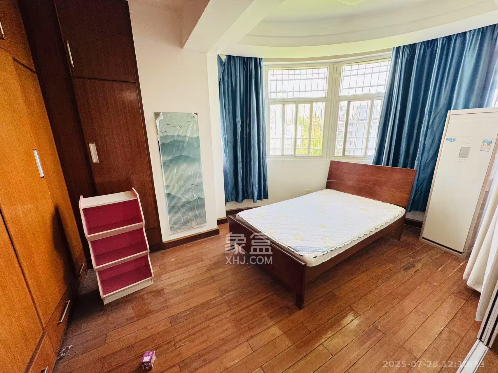 银桥公寓  3室2厅2卫    3300.0元/月室内图