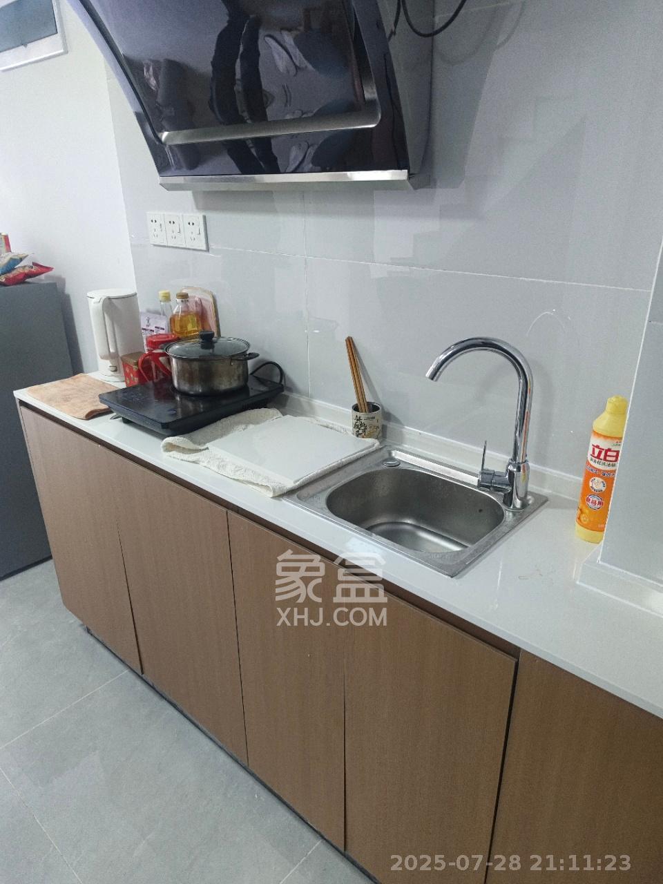 裕天国际商汇中心 1室0厅0卫 1200.0元/月 裕天国际商汇中心 1室0厅0卫 1200.0元/月室内图