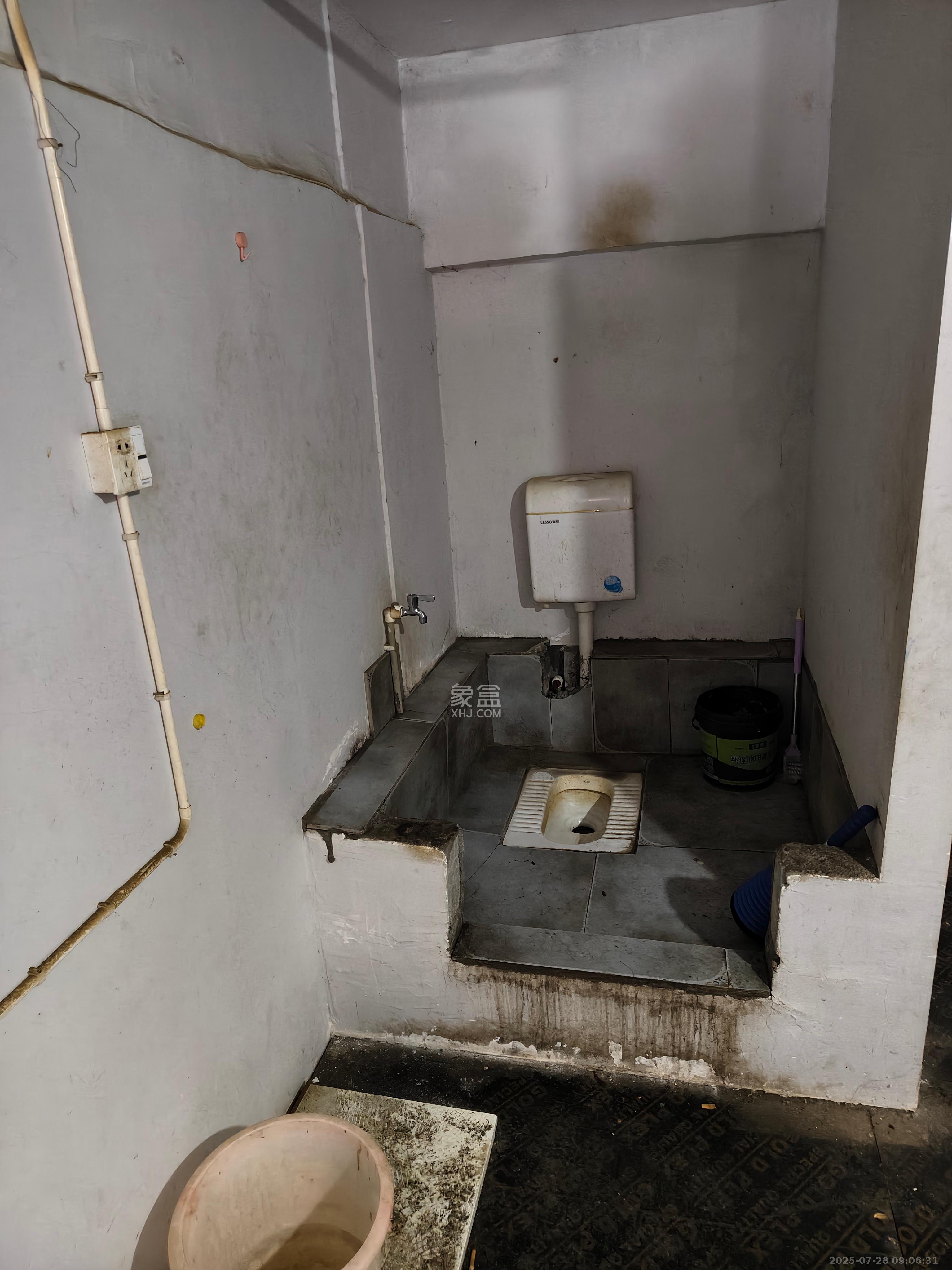 东方美地   42.0㎡      6000.0元/月室内图