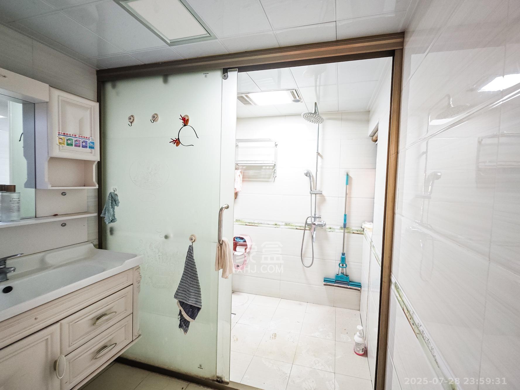 山语城二期  2室1厅1卫    60.0万卫生间