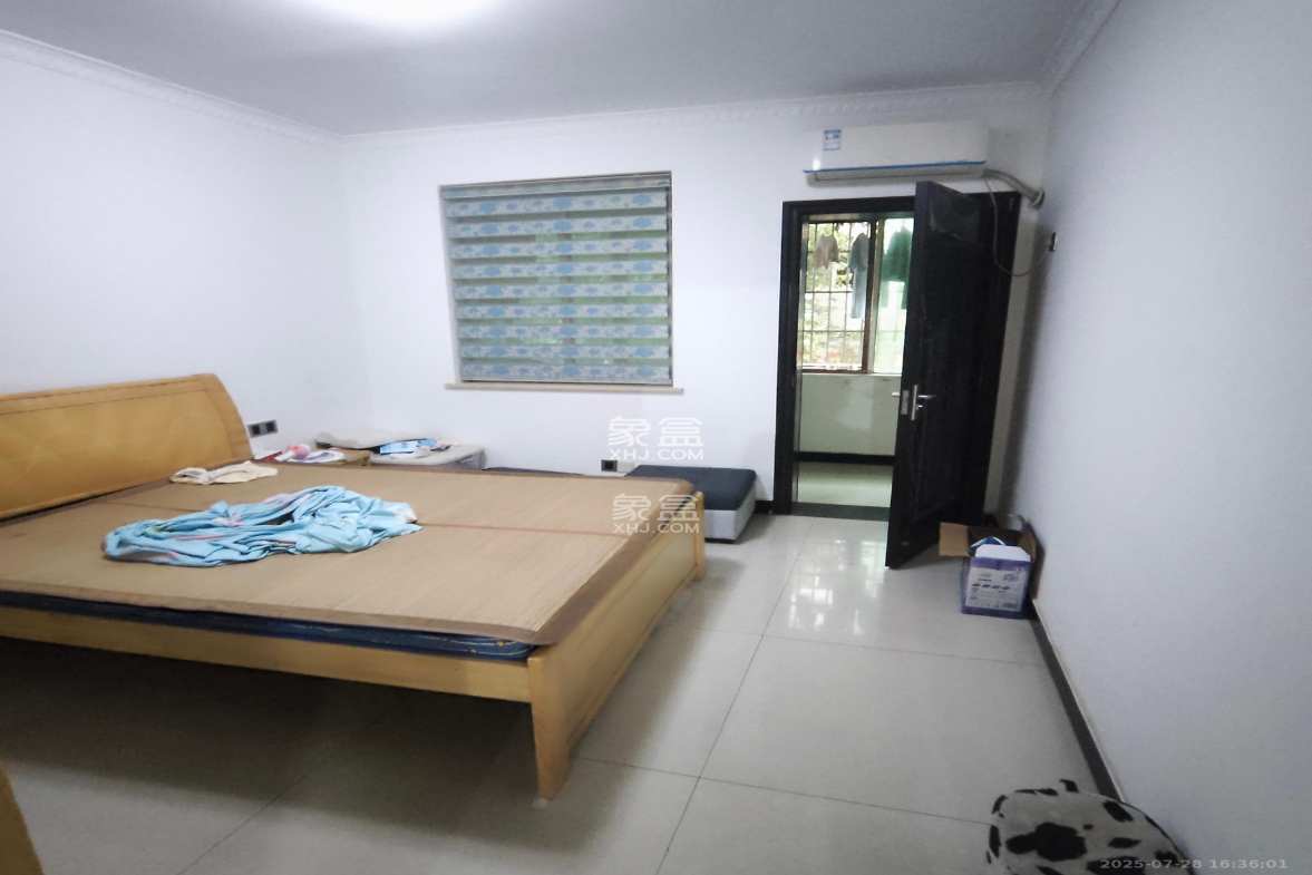 中南汽车世界 2室2厅1卫 1400.0元/月 中南汽车世界 2室2厅1卫 1400.0元/月室内图