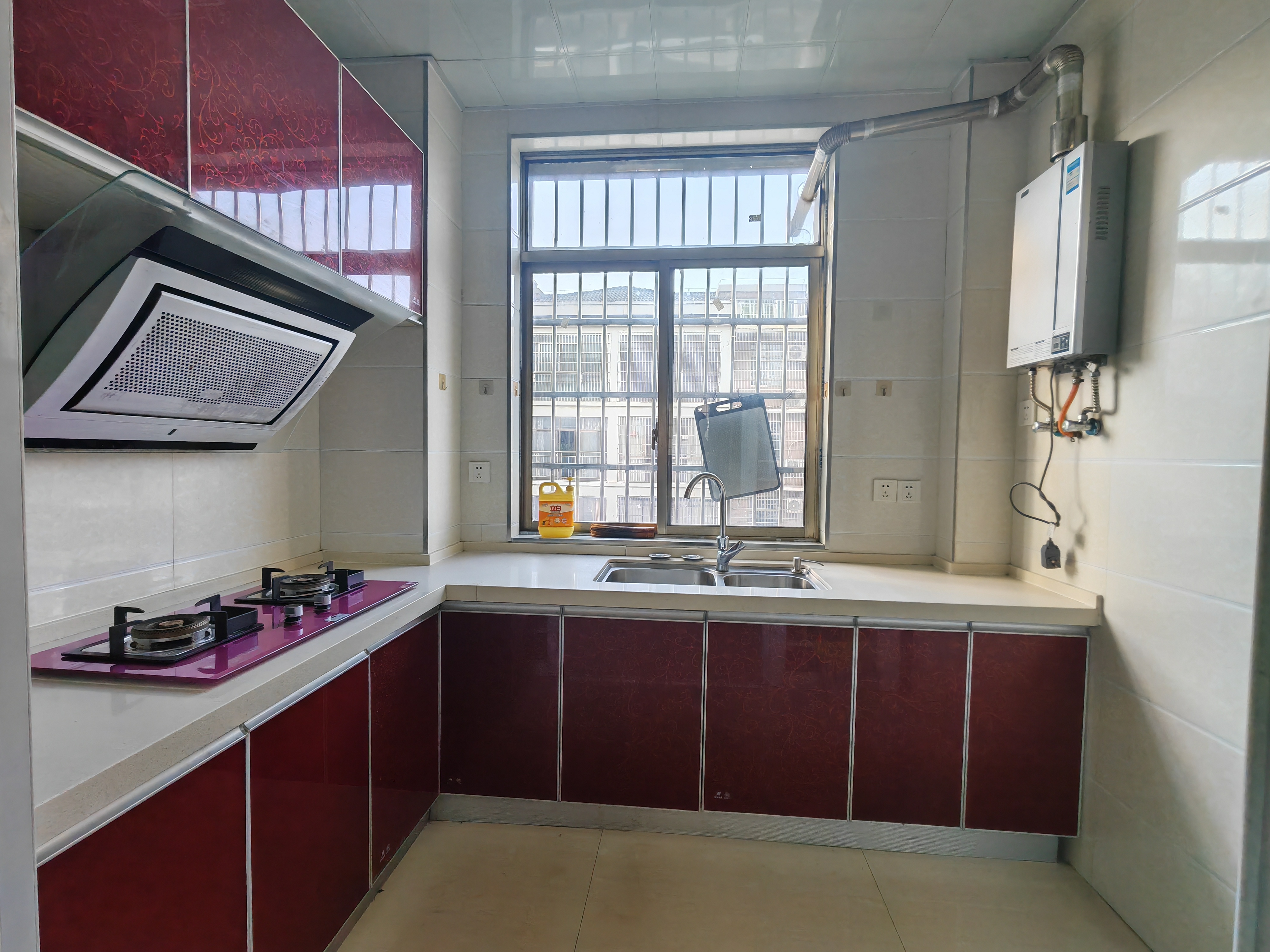 幸福里 3室2厅2卫 1200.0元/月 幸福里 3室2厅2卫 1200.0元/月室内图