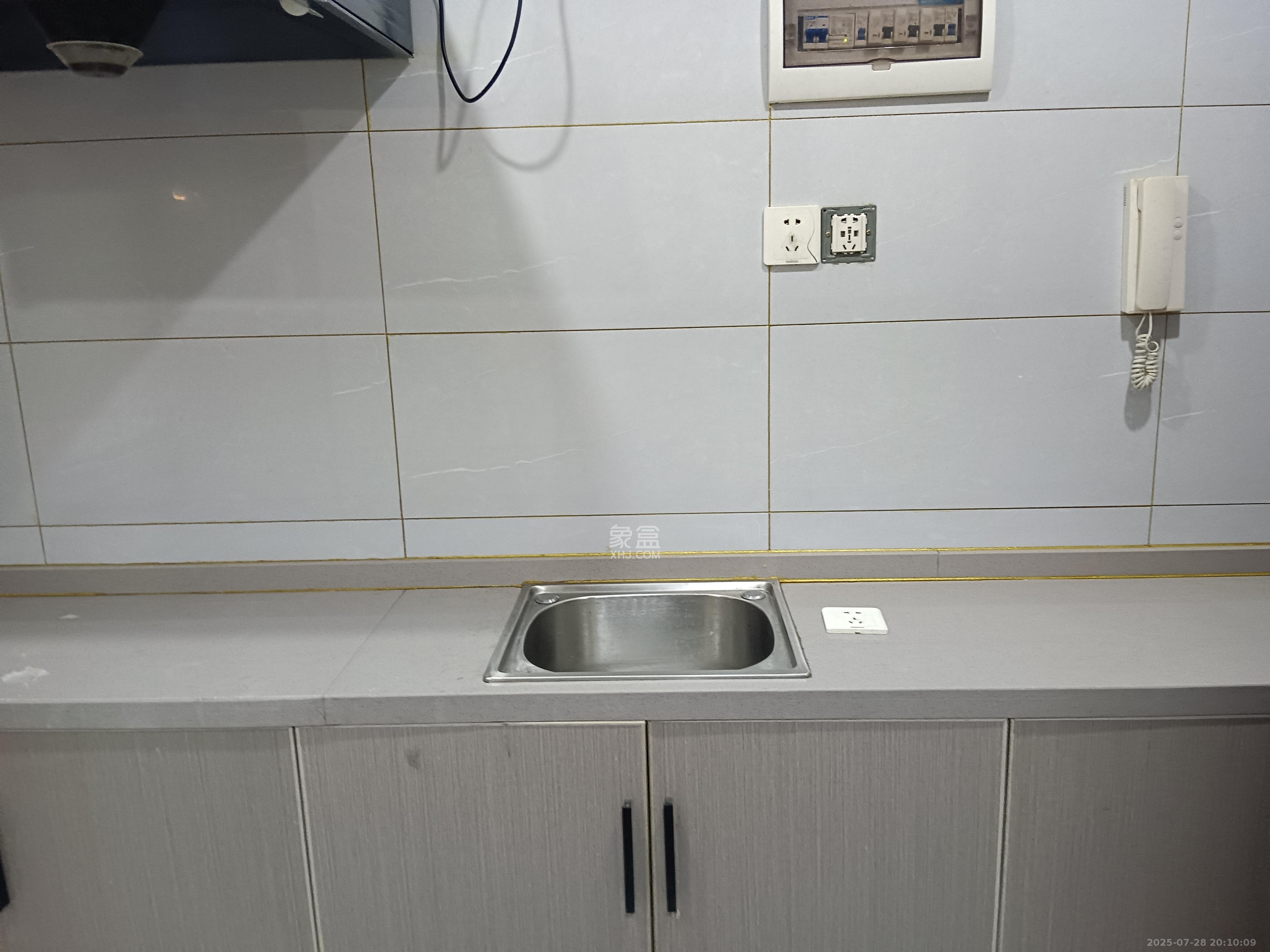 东方美地  1室0厅0卫   1500.00元/月室内图