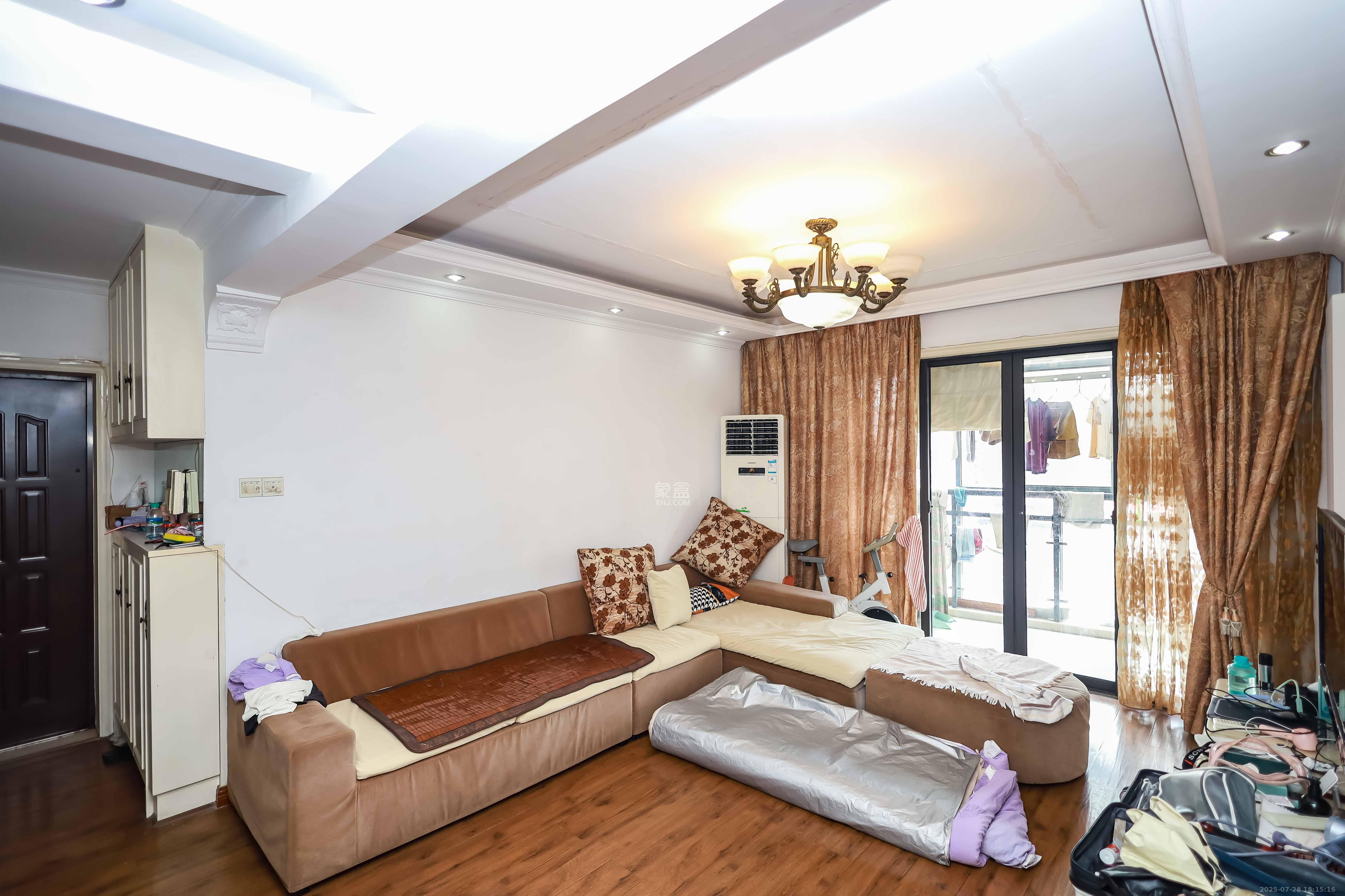 西城龙庭 3室2厅2卫 88.0万 西城龙庭 3室2厅2卫 88.0万客厅