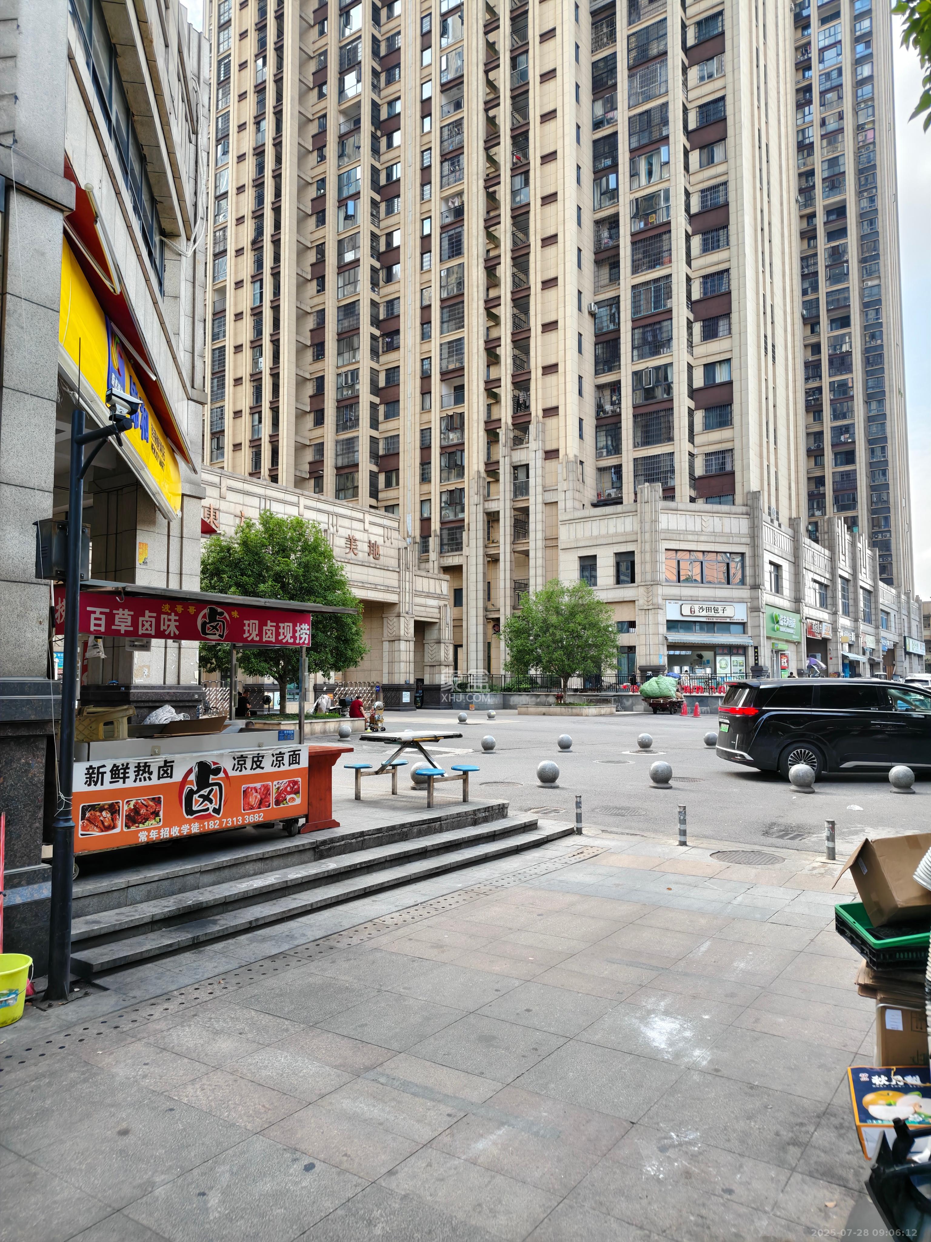 东方美地   42.0㎡      6000.0元/月室内图