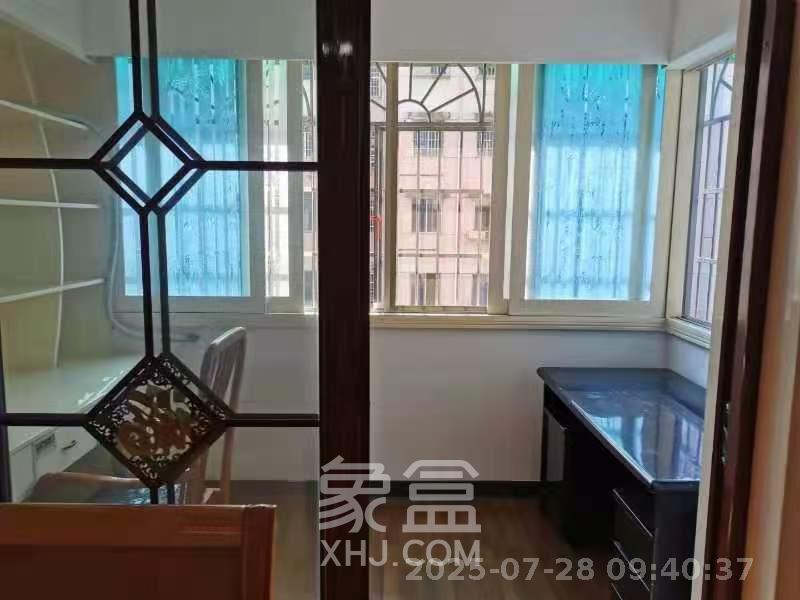 南明苑西区 3室2厅1卫 2400.0元/月 南明苑西区 3室2厅1卫 2400.0元/月室内图