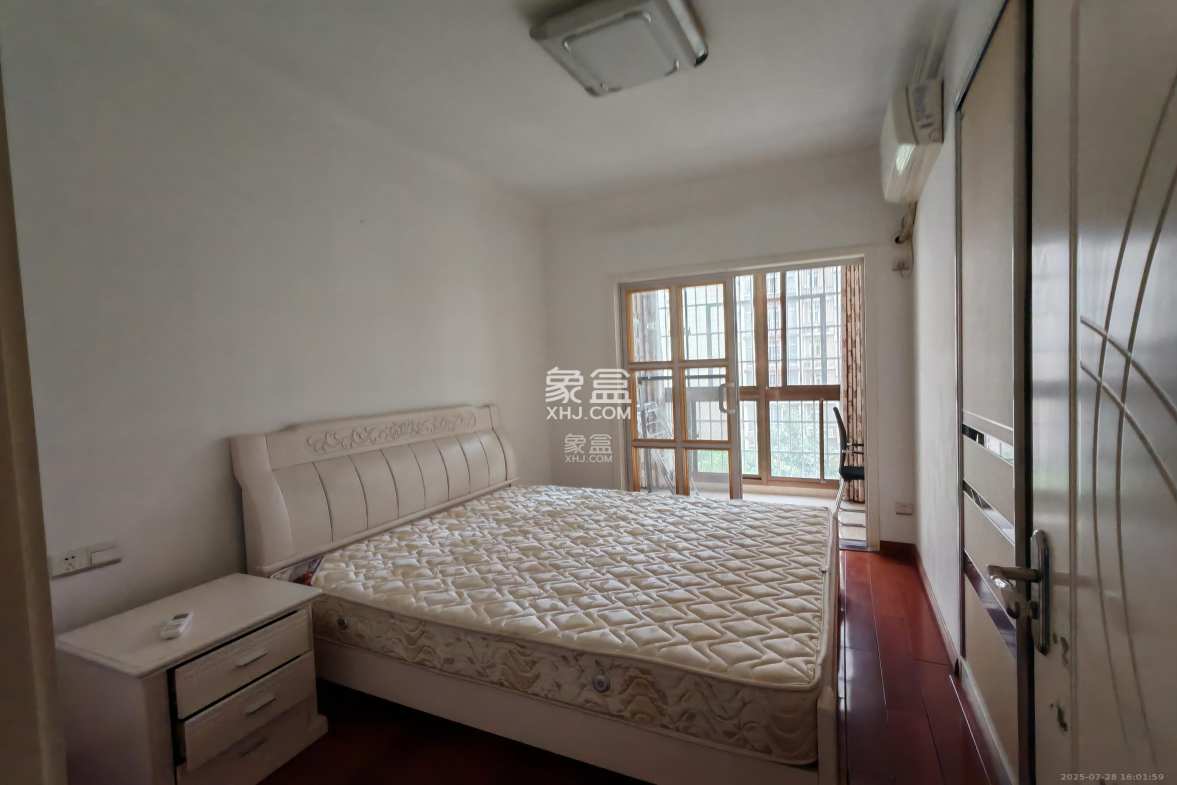 洋湖景园 3室1厅2卫 2800.0元/月 洋湖景园 3室1厅2卫 2800.0元/月室内图