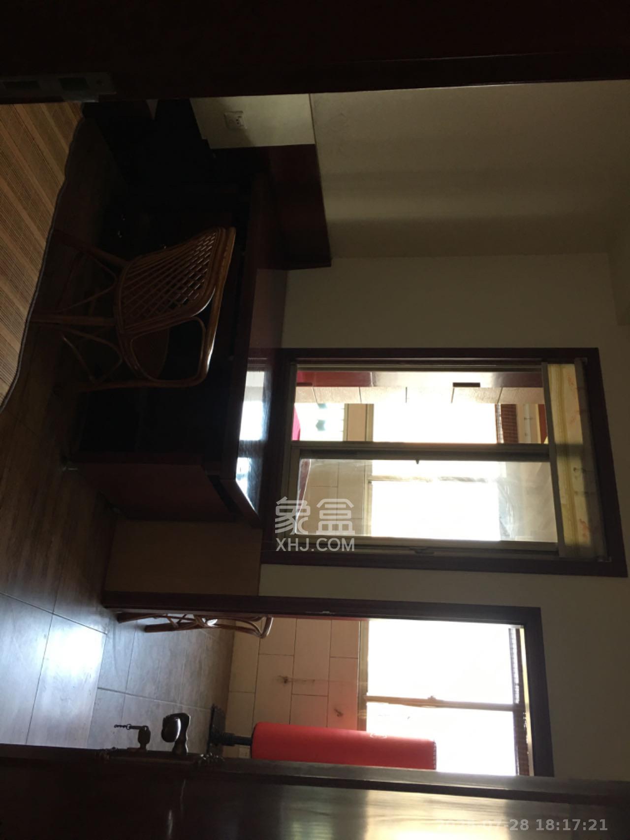 芙蓉公寓 4室2厅2卫 2600.0元/月 芙蓉公寓 4室2厅2卫 2600.0元/月室内图