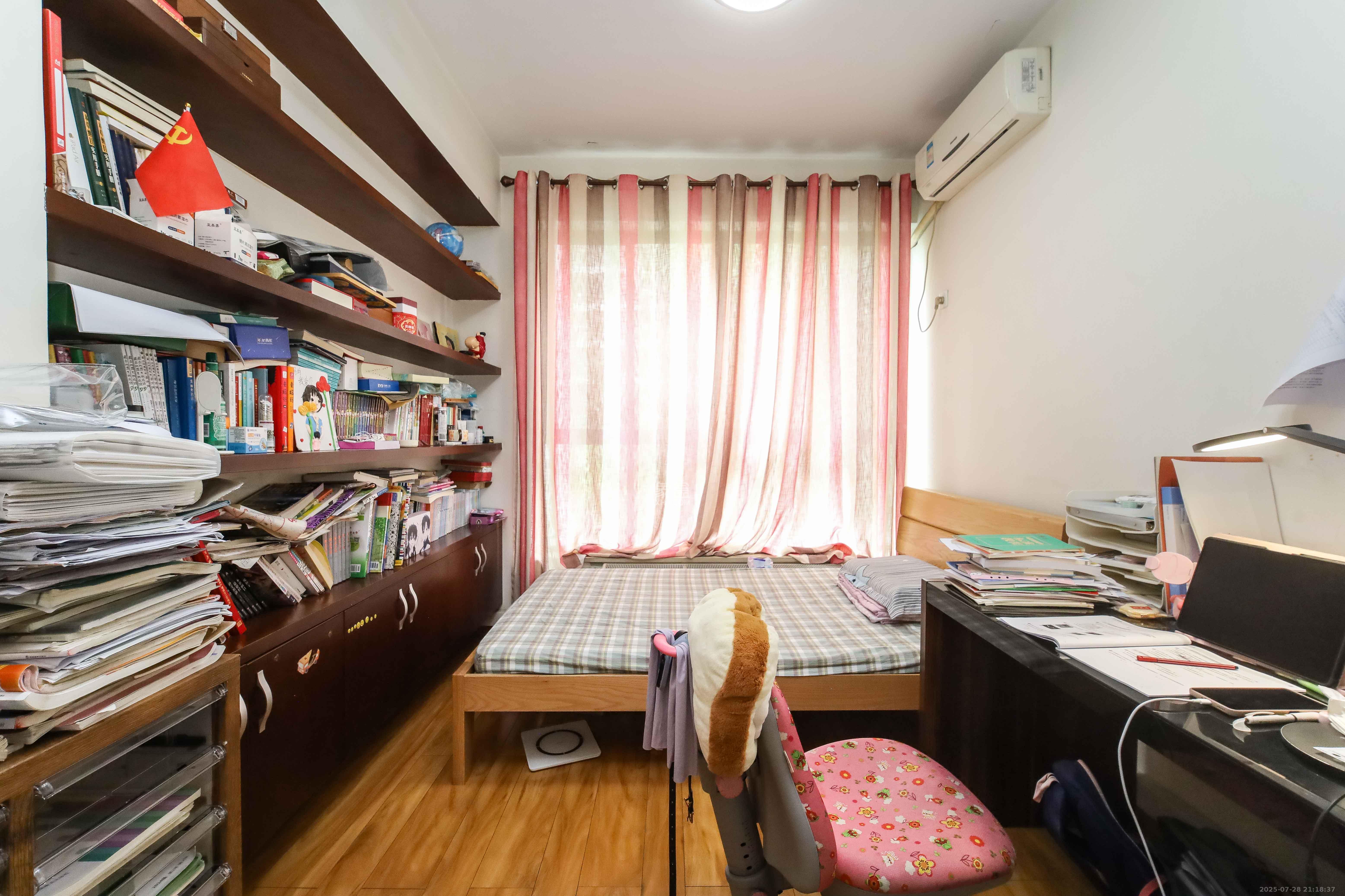 凯乐湘园 3室2厅2卫 99.8万 凯乐湘园 3室2厅2卫 99.8万卧室