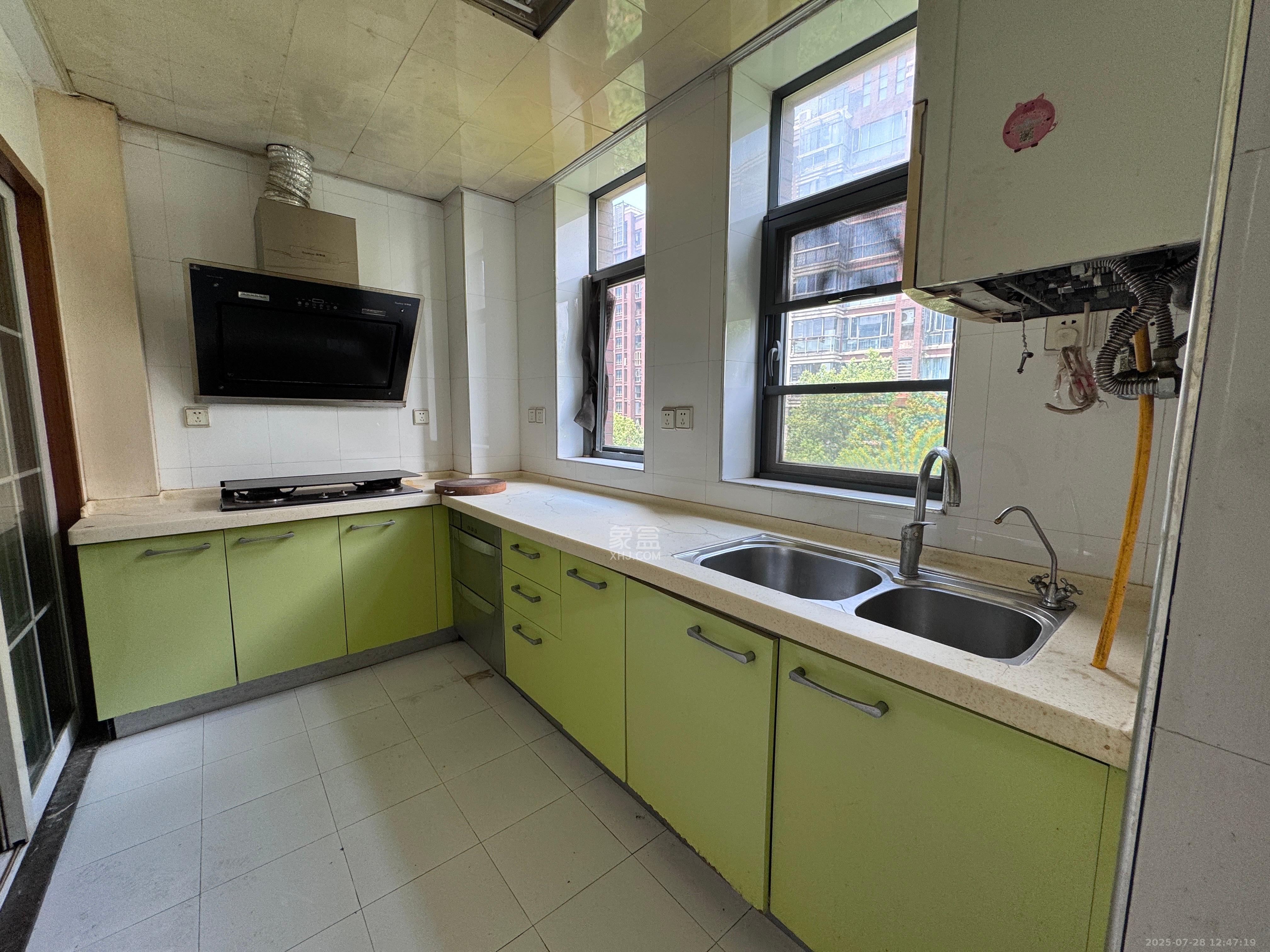 奥林匹克花园  4室2厅2卫    3700.0元/月室内图