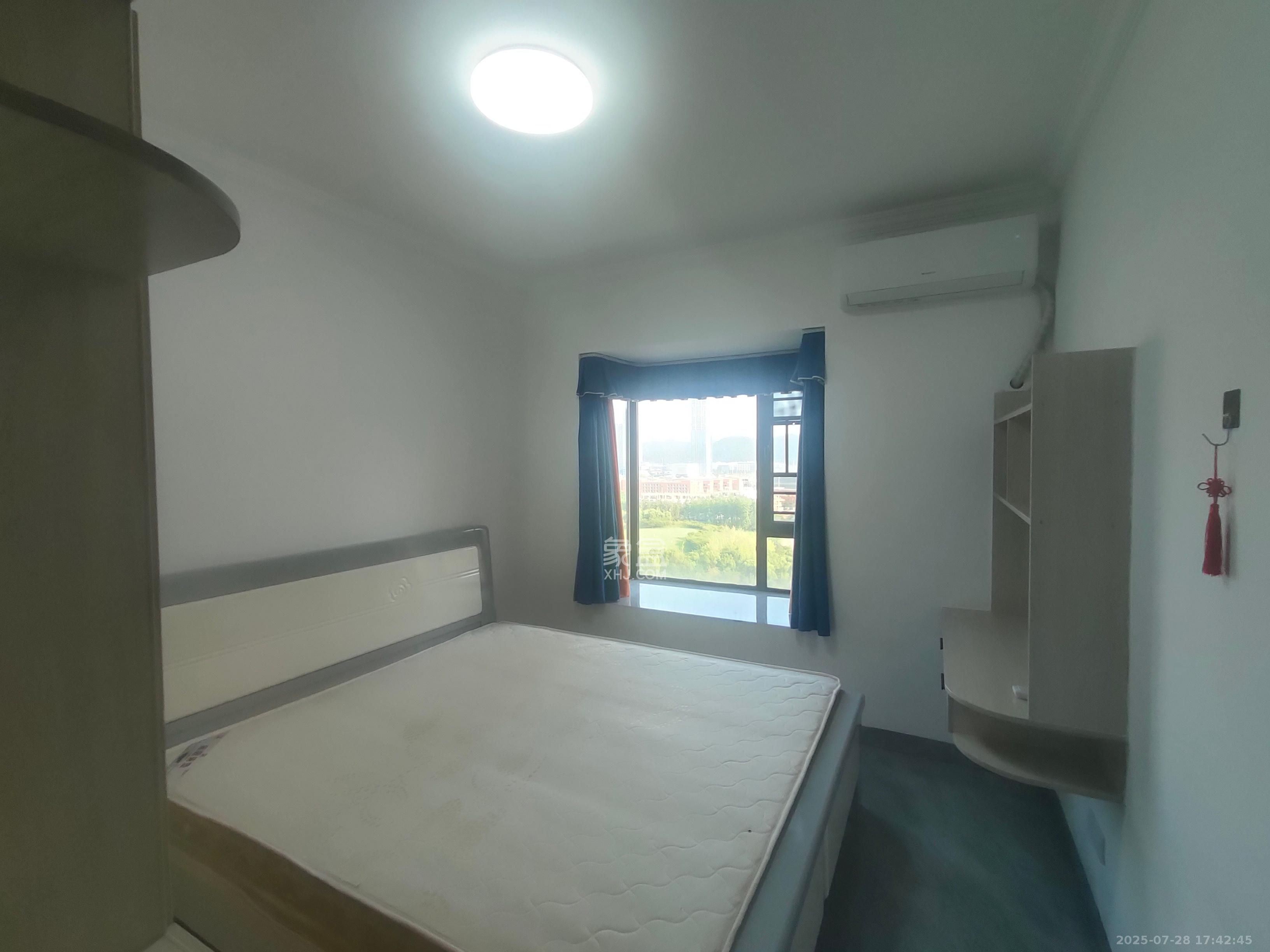 和润园三期 4室2厅1卫 2300.0元/月 和润园三期 4室2厅1卫 2300.0元/月室内图