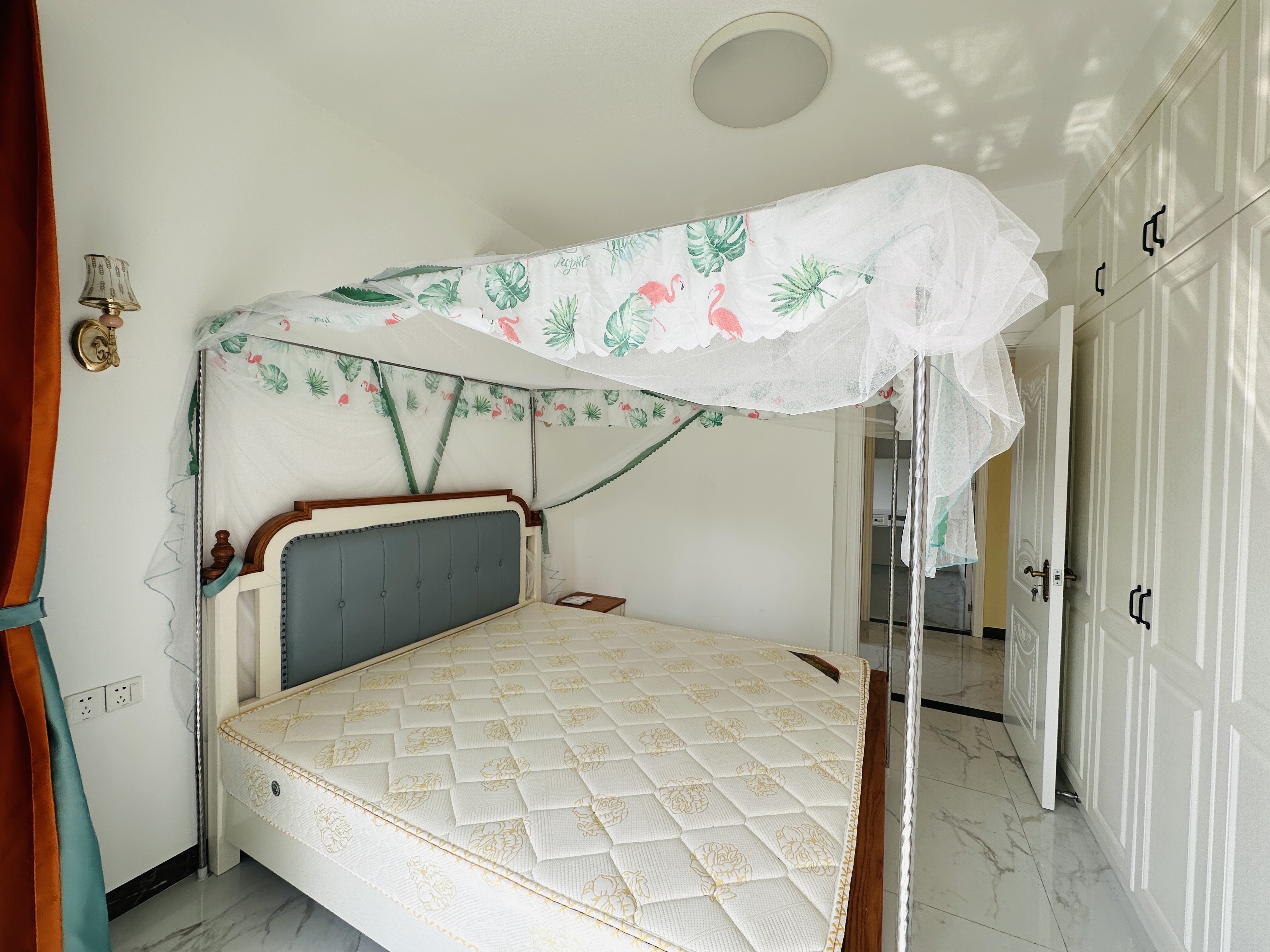 远大购物广场 2室1厅1卫 76.0万 远大购物广场 2室1厅1卫 76.0万客厅