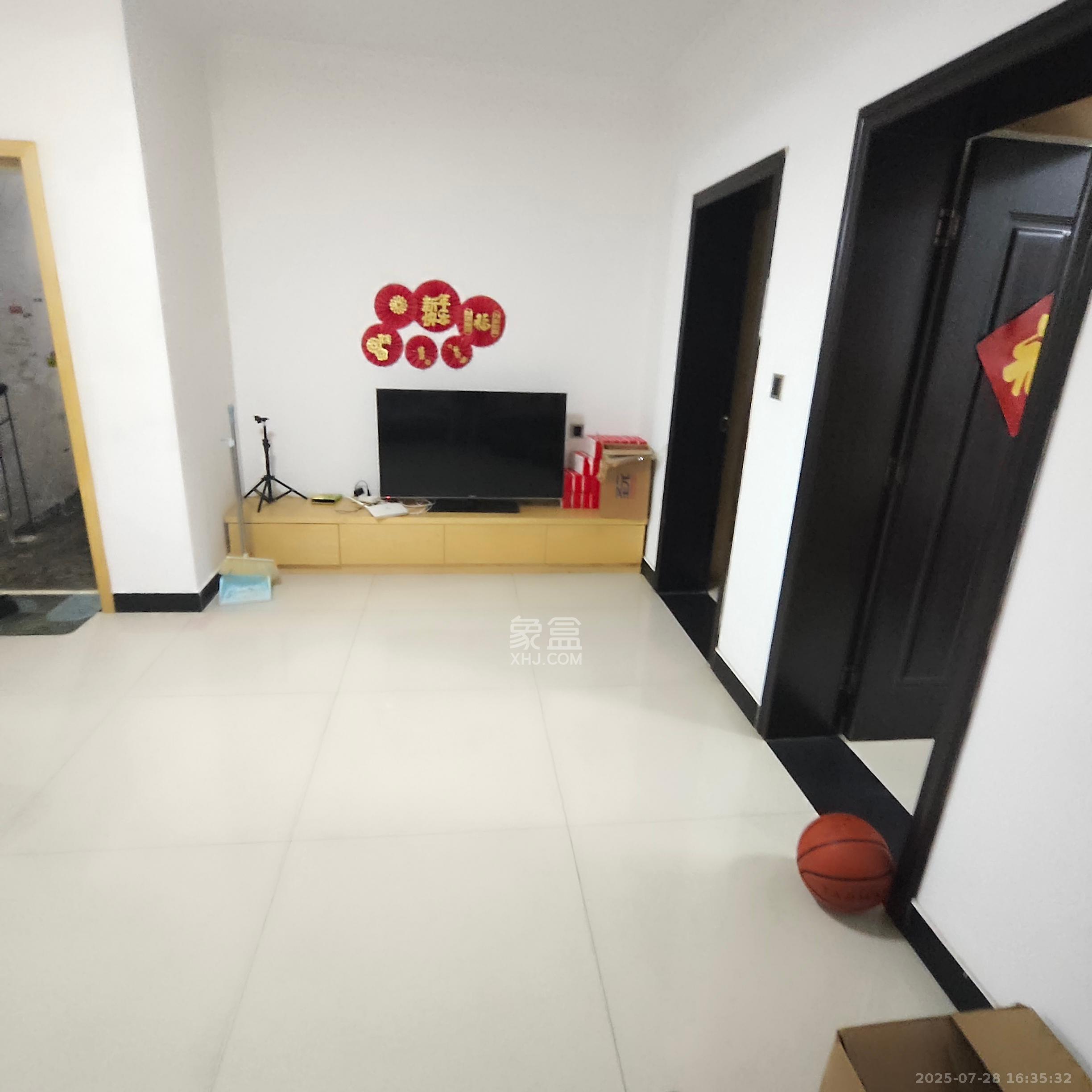 中南汽车世界 2室2厅1卫 1400.0元/月 中南汽车世界 2室2厅1卫 1400.0元/月室内图