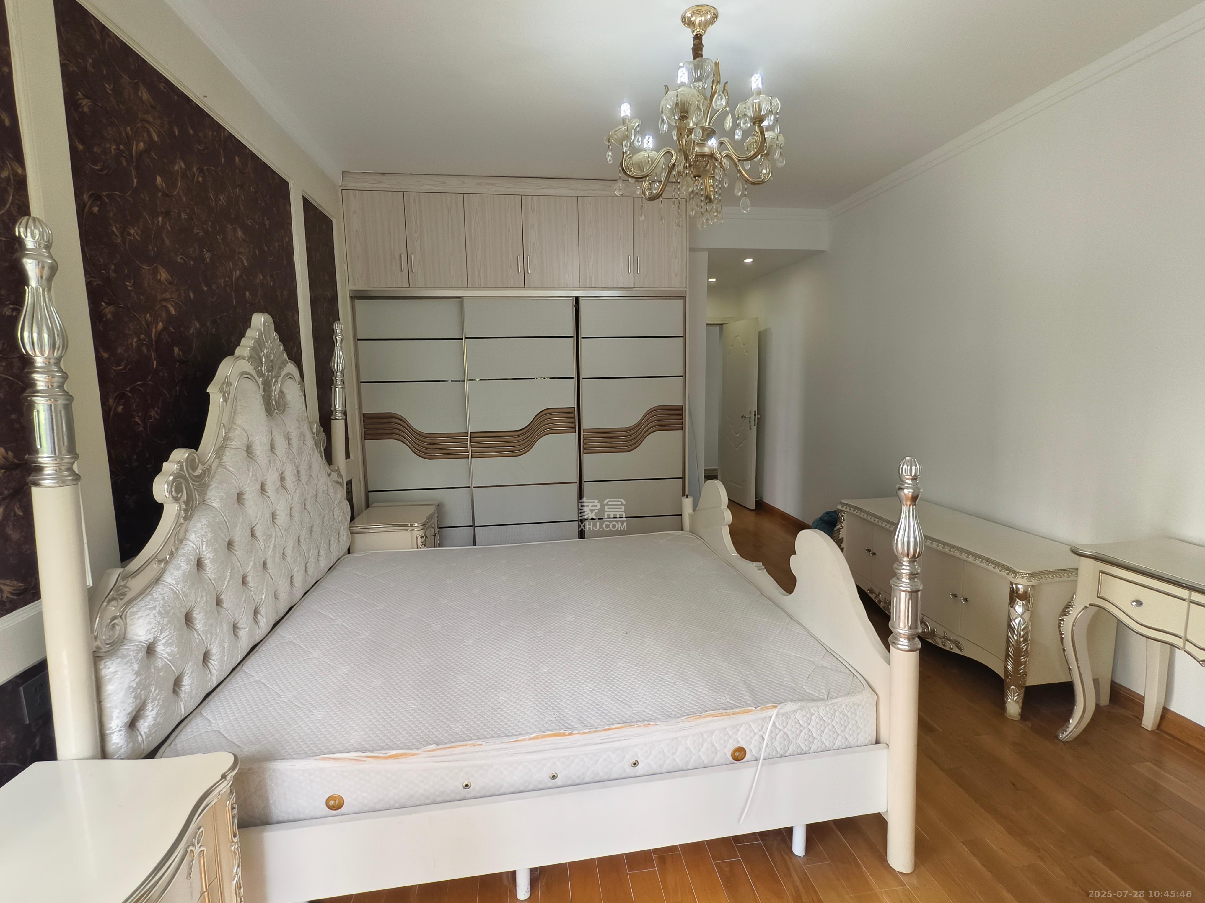 嘉宇盛世华章  3室2厅2卫    3200.0元/月室内图