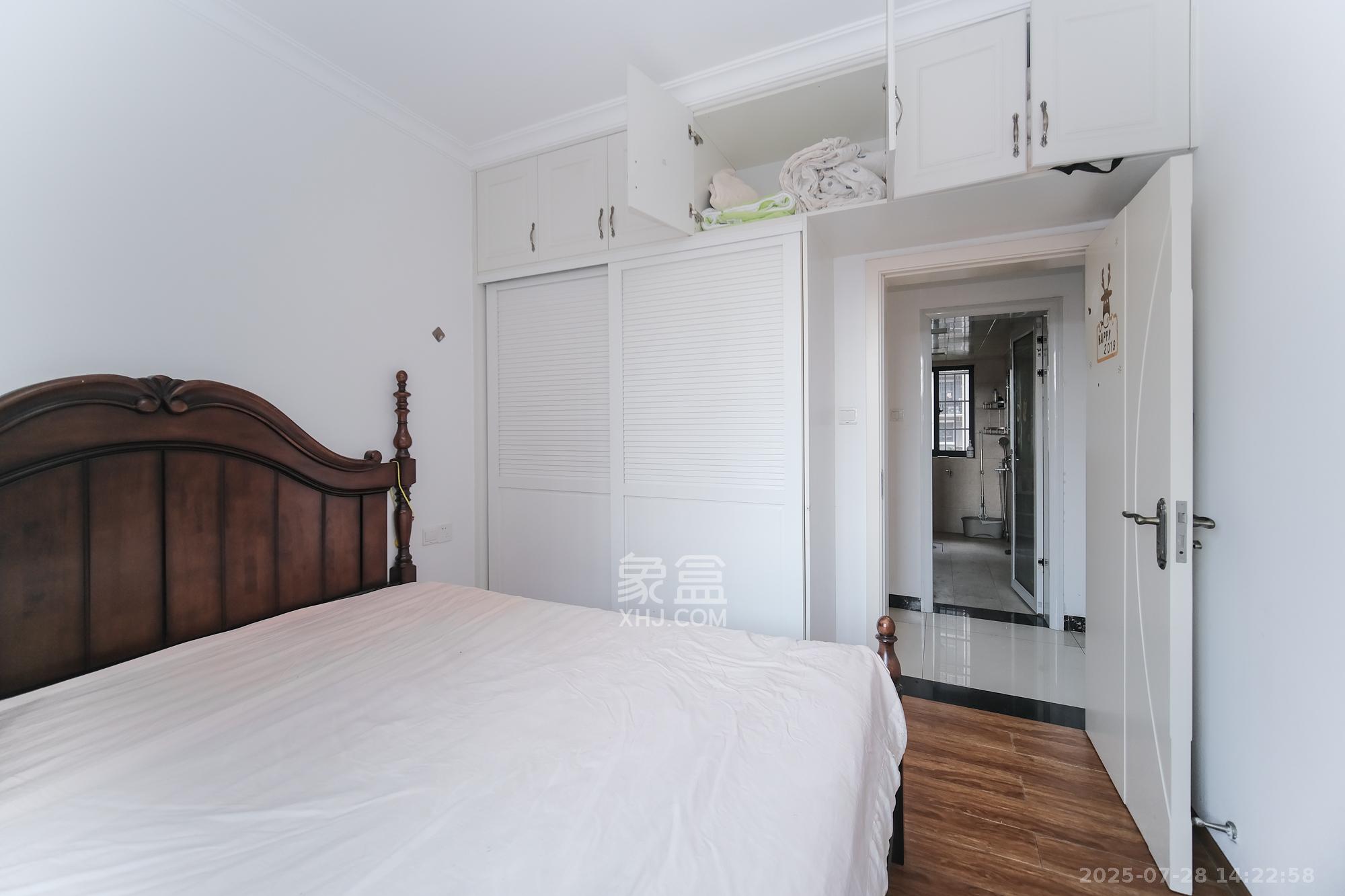 丰源国际 3室2厅2卫 81.0万 丰源国际 3室2厅2卫 81.0万卧室