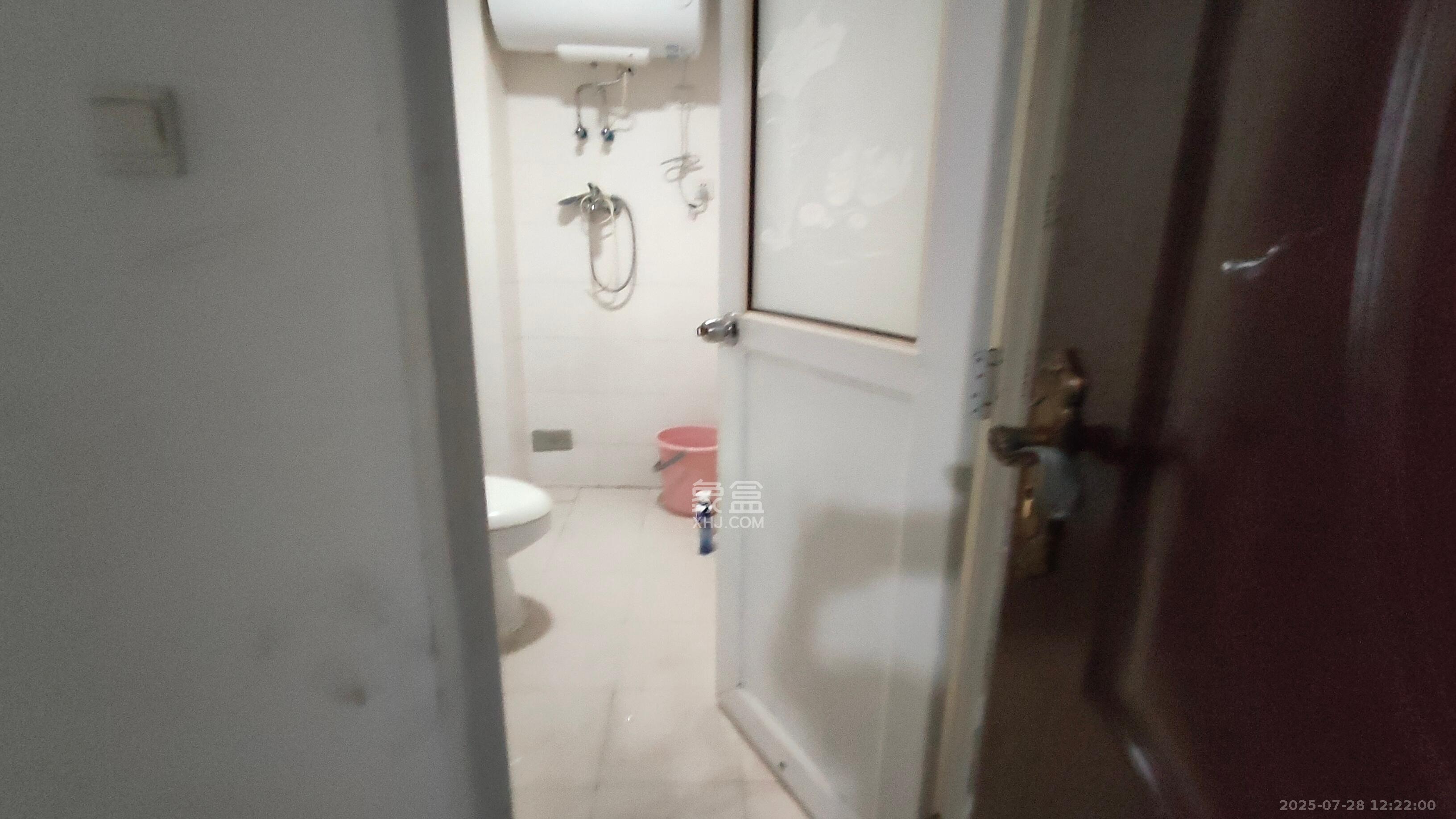 湘绣城  3室2厅2卫    1600.0元/月室内图