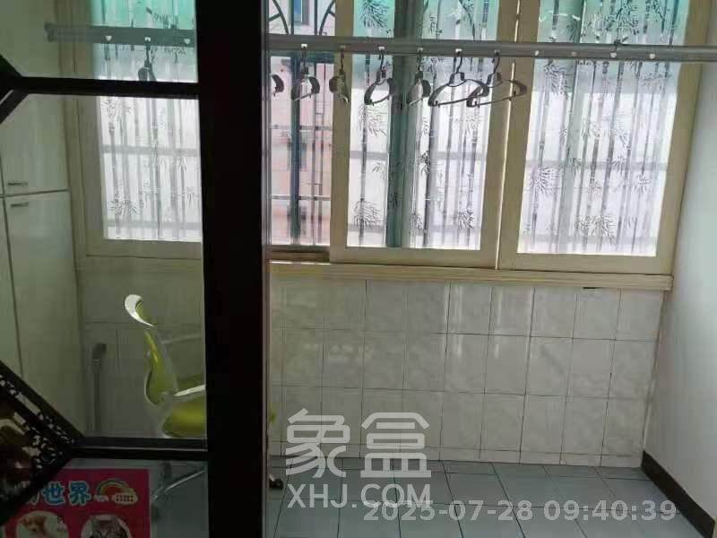 南明苑西区 3室2厅1卫 2400.0元/月 南明苑西区 3室2厅1卫 2400.0元/月室内图