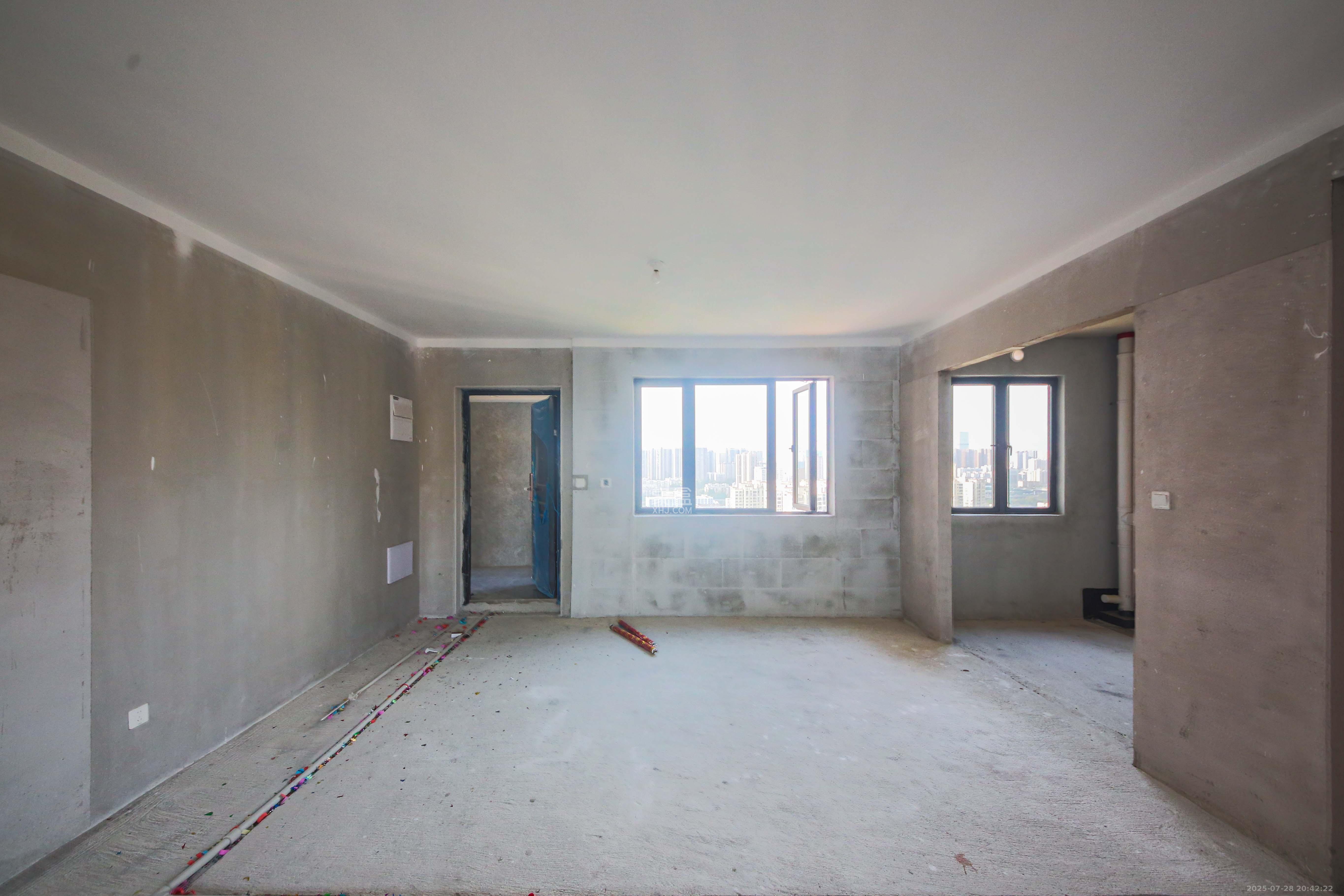 中建钰和城  4室2厅2卫   199.00万客厅