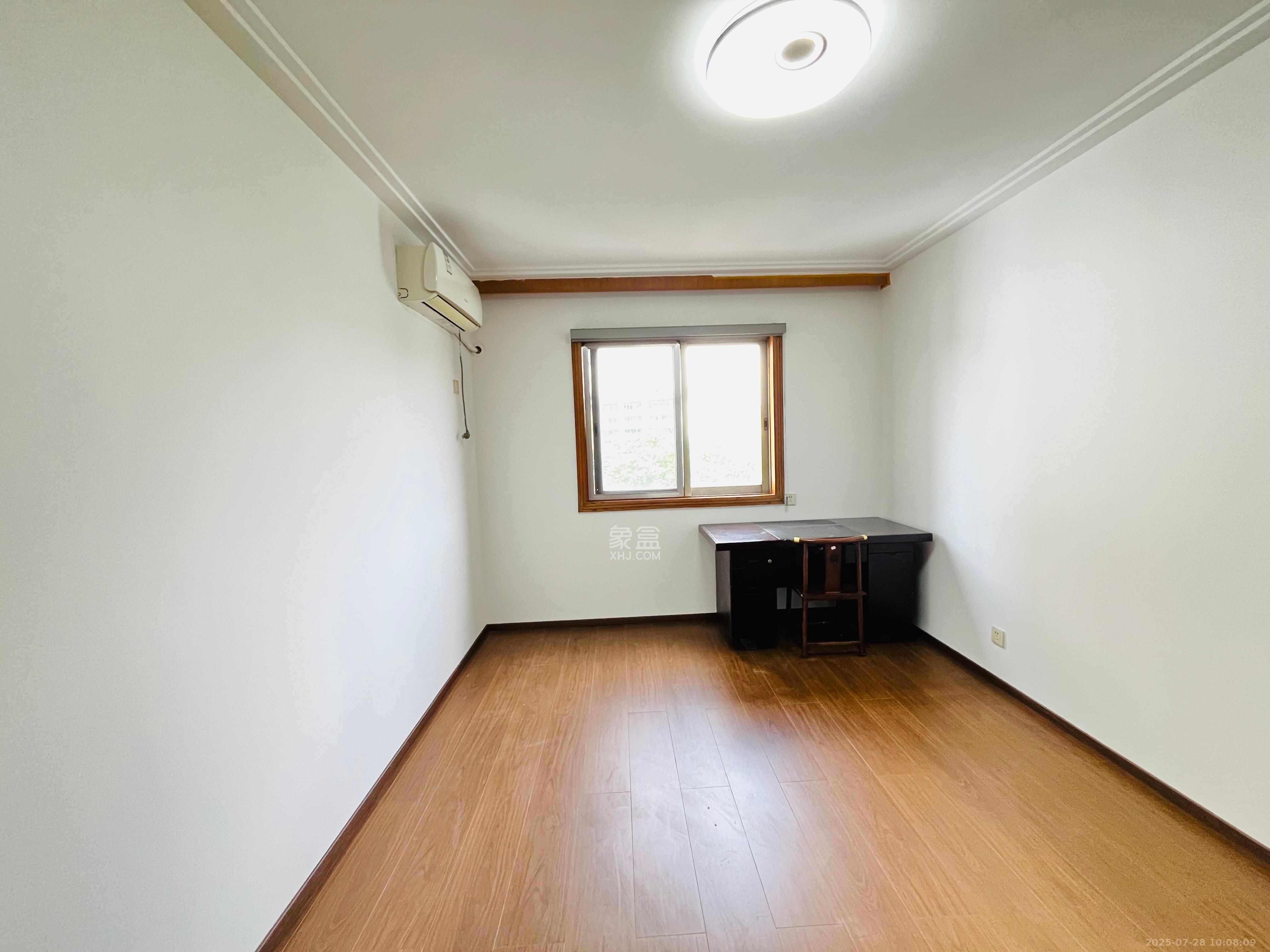 南园小区 4室2厅1卫 3000.0元/月 南园小区 4室2厅1卫 3000.0元/月室内图