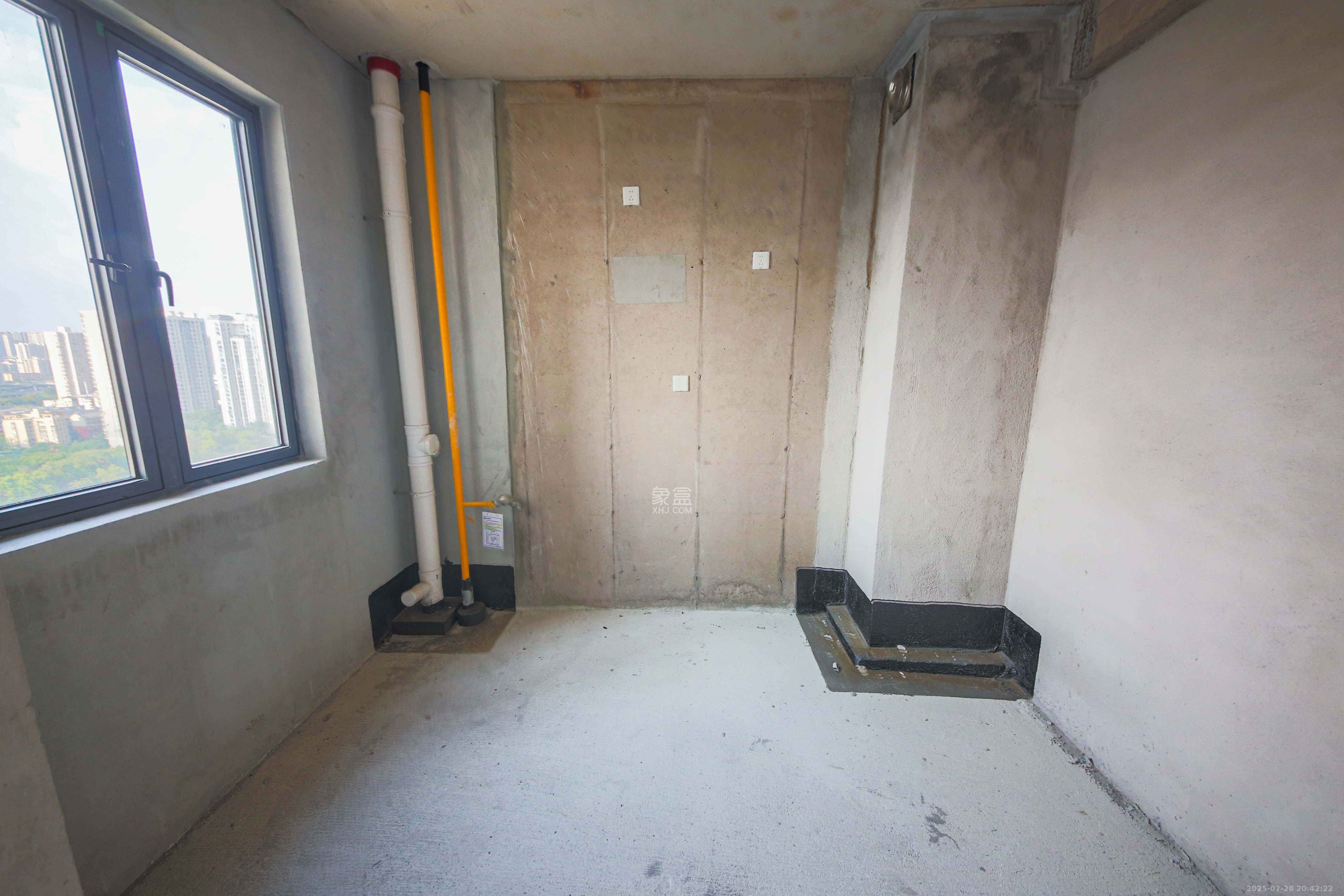 中建钰和城  4室2厅2卫   199.00万厨房